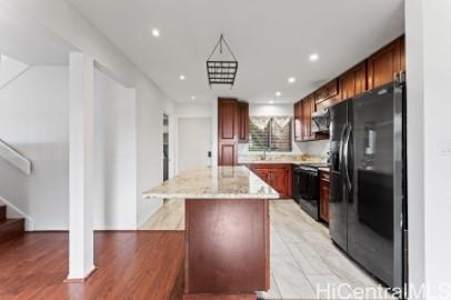 98-1366 Koaheahe Pl Pearl City - Rental - photo 3 of 10