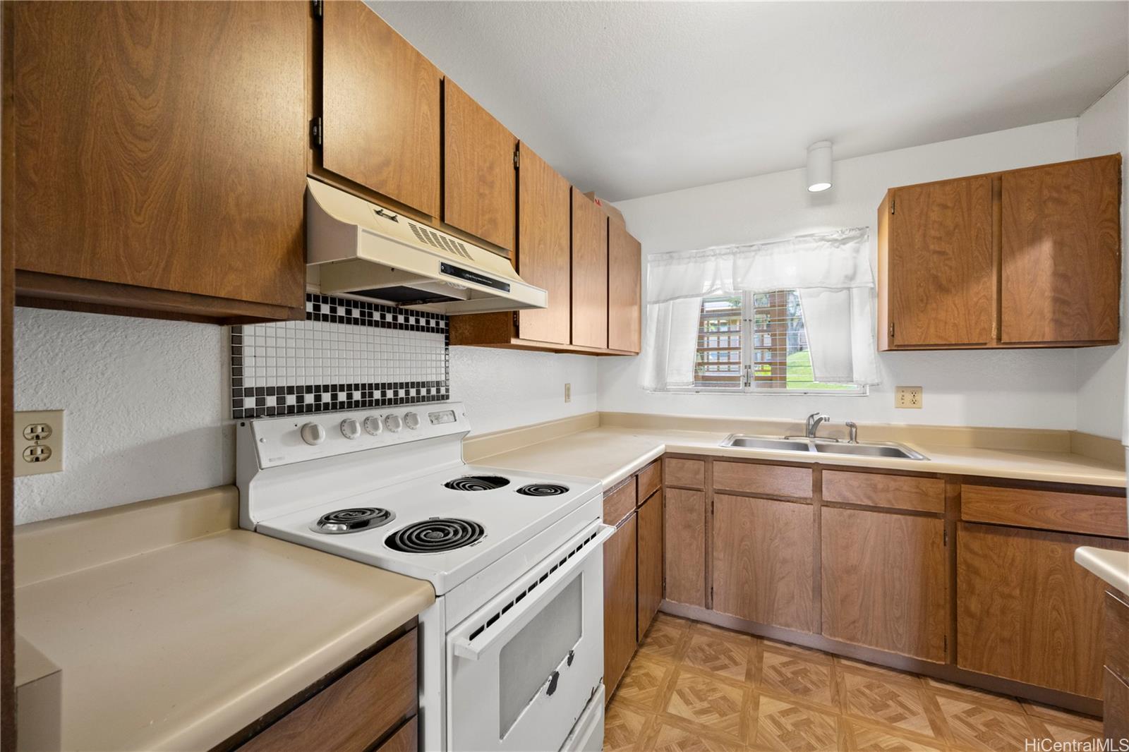 Waiau Garden Villa condo # 18168, Pearl City, Hawaii - photo 5 of 23