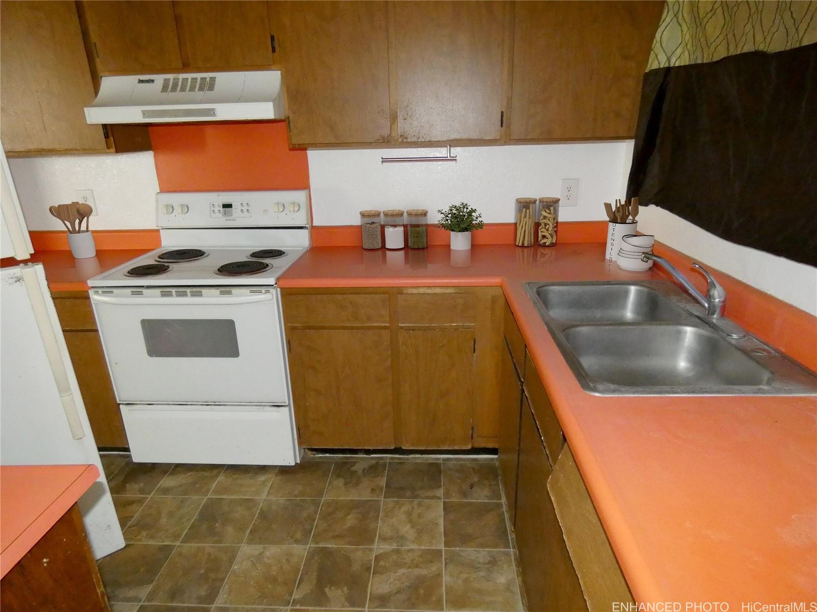 98-1409 Kamahao Street townhouse # 158, Pearl City, Hawaii - photo 2 of 16