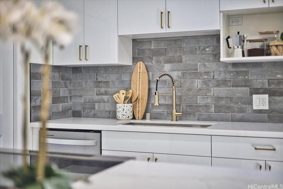 98-1420 KOAHEAHE Street townhouse # 22, Pearl City, Hawaii - photo 4 of 24