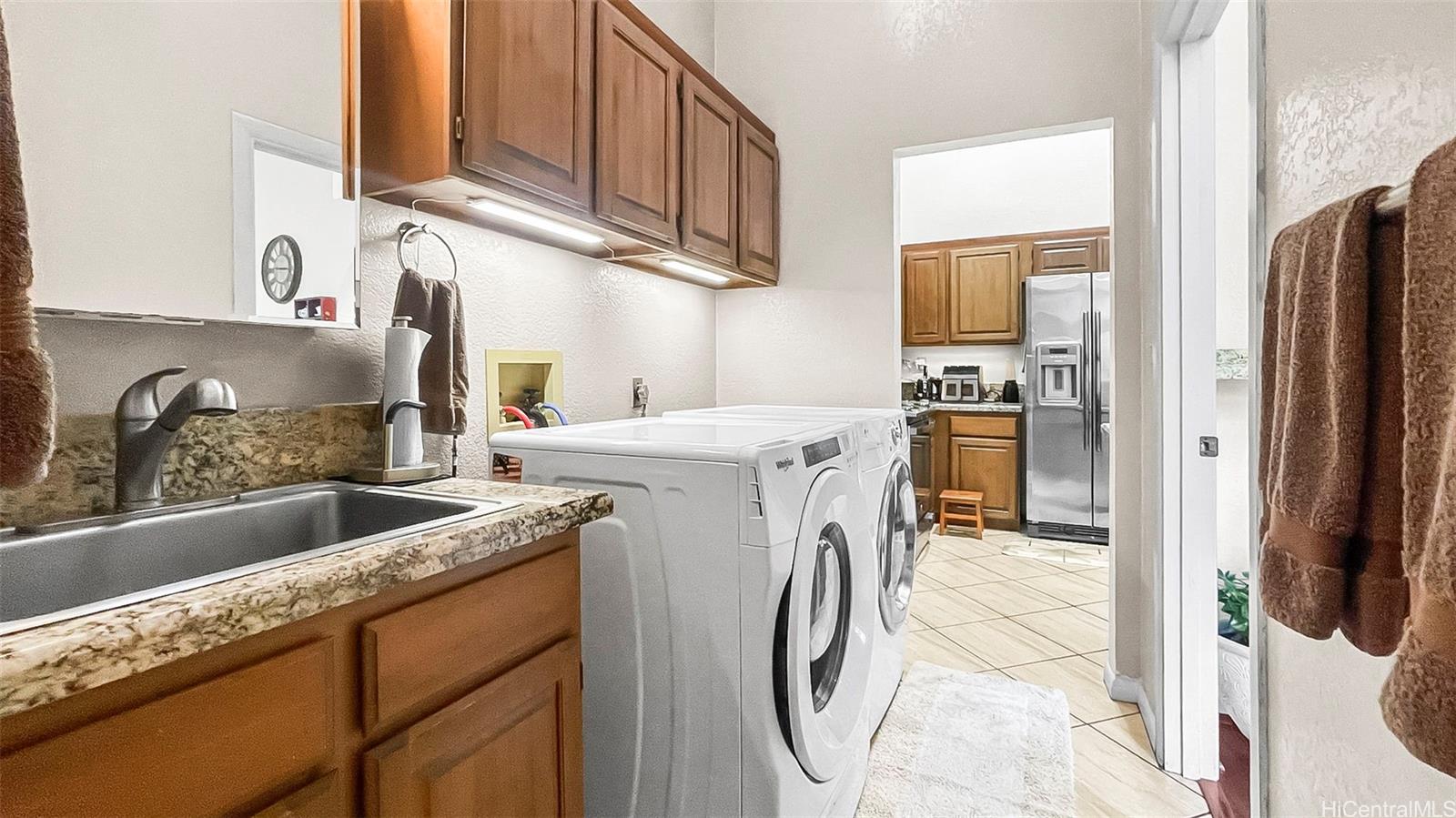 98-1421  Onikiniki Place Pearlridge, PearlCity home - photo 11 of 23