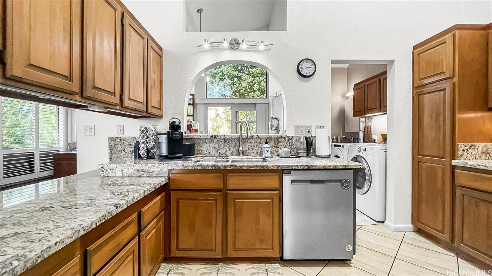 98-1421  Onikiniki Place Pearlridge, PearlCity home - photo 8 of 23