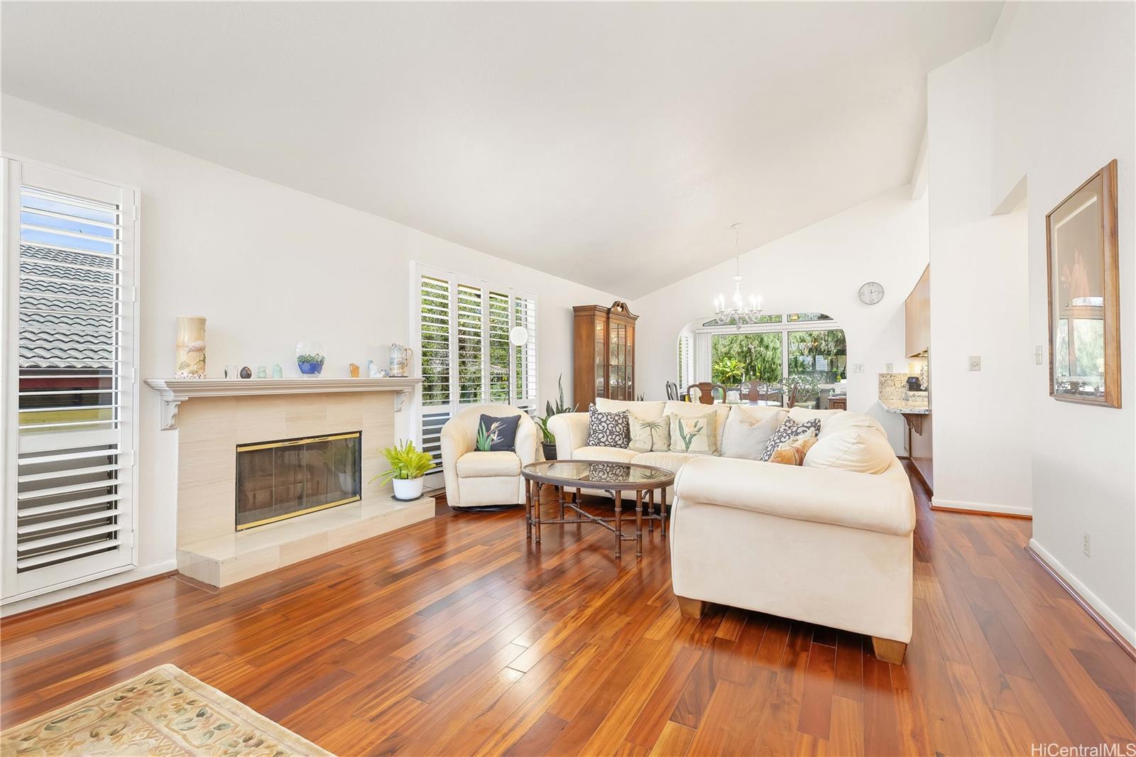 98-1421  Onikiniki Place Pearlridge, PearlCity home - photo 2 of 25