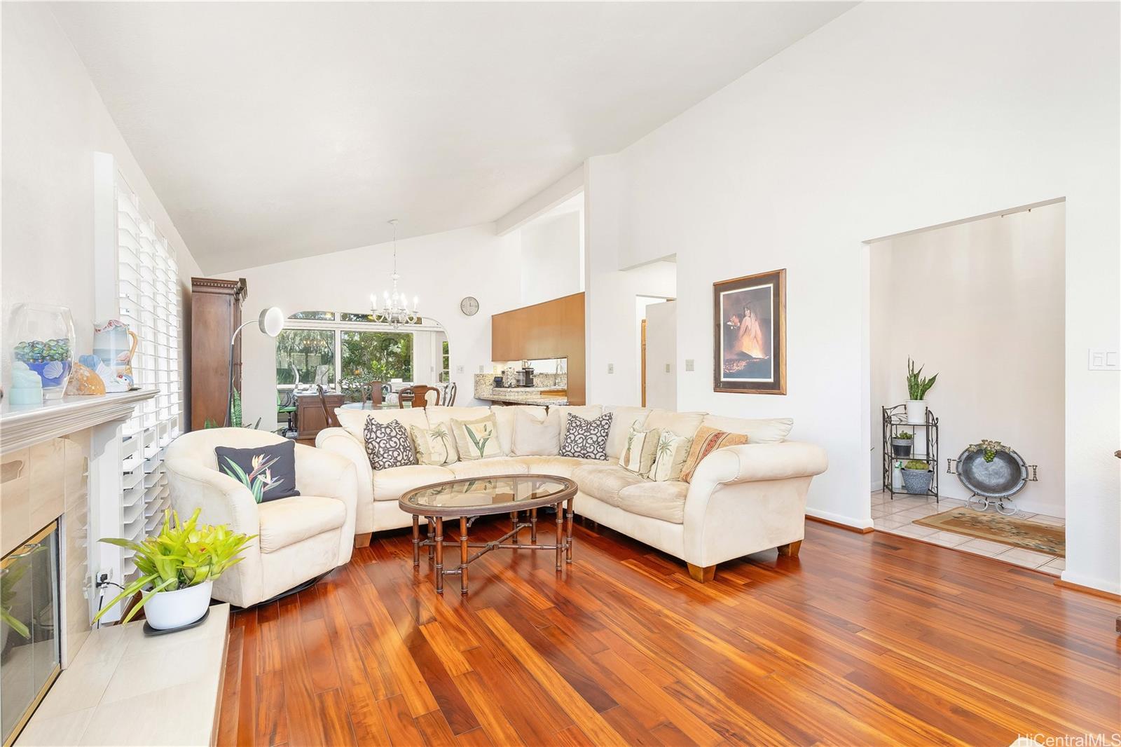 98-1421  Onikiniki Place Pearlridge, PearlCity home - photo 3 of 25