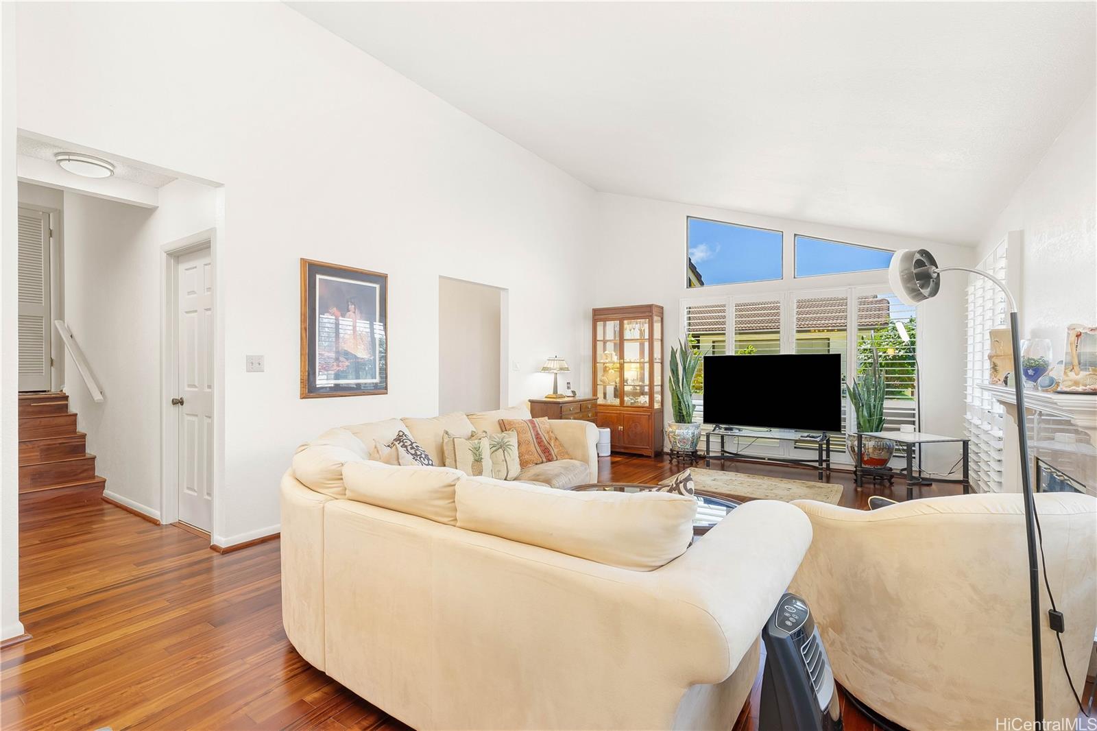 98-1421  Onikiniki Place Pearlridge, PearlCity home - photo 4 of 25