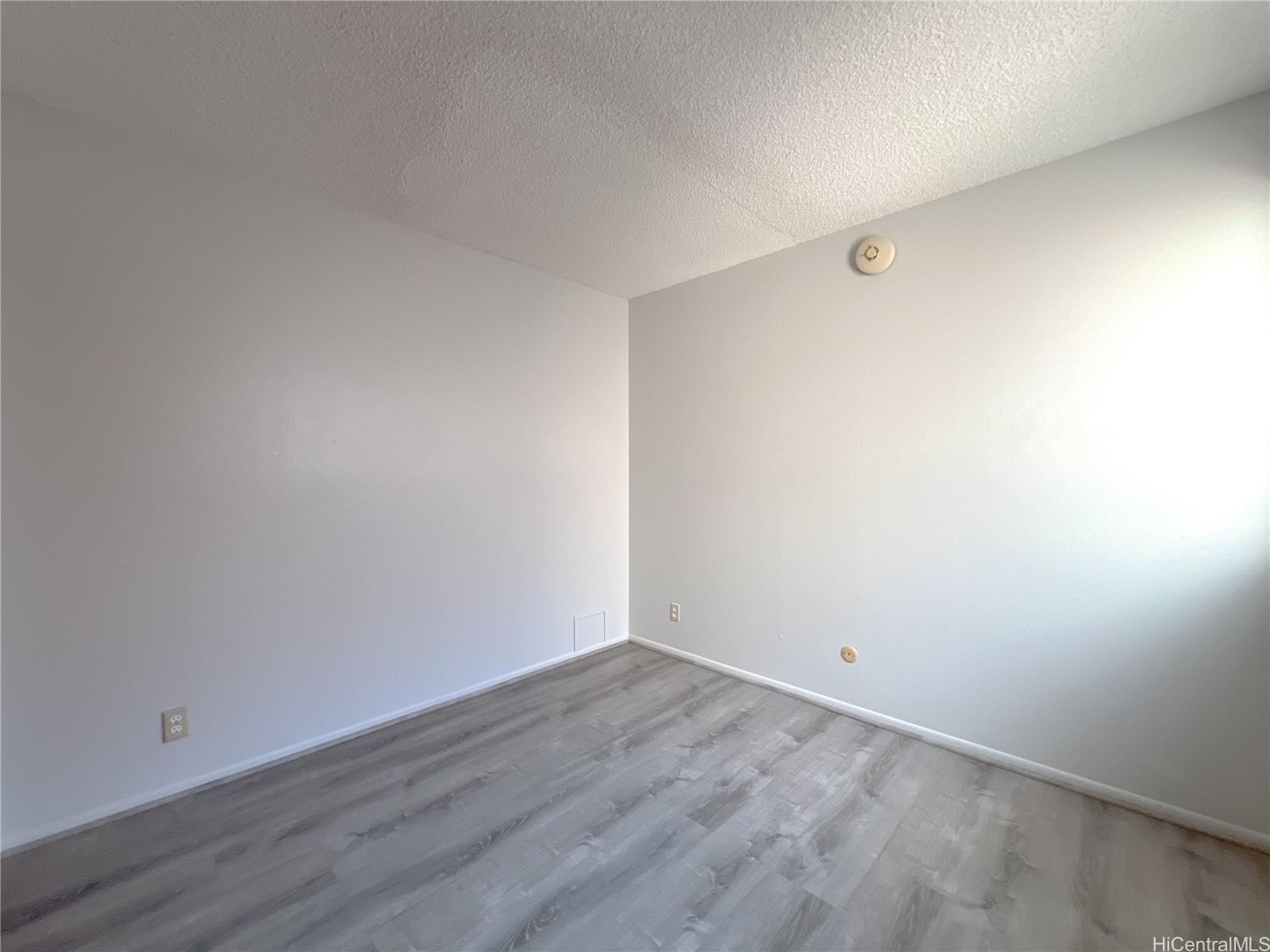 98-1433 Kaahumanu Street Aiea - Rental - photo 18 of 25