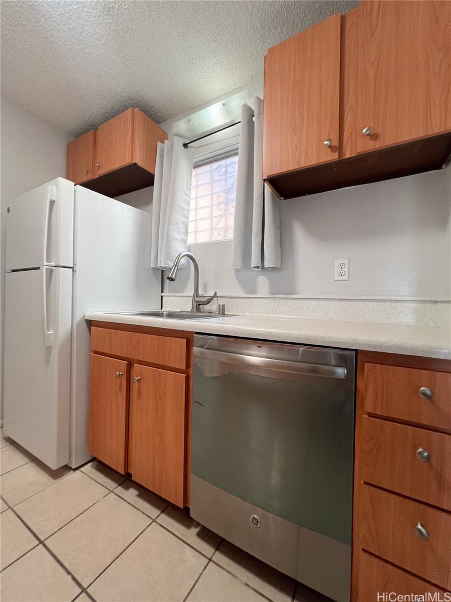 98-1433 Kaahumanu Street Aiea - Rental - photo 8 of 25