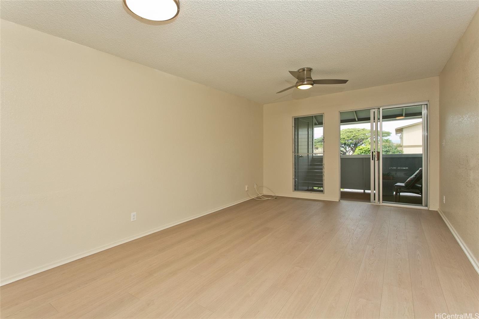 98-1451 Kamahao Street townhouse # 434, Pearl City, Hawaii - photo 4 of 17