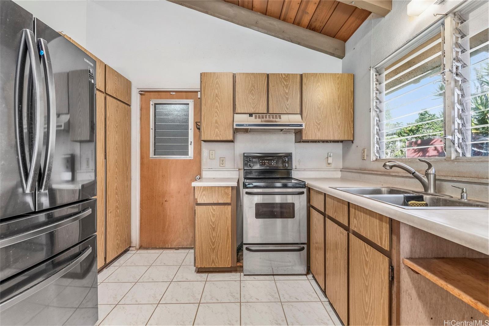 98-1605  Piki Street Newtown, PearlCity home - photo 8 of 25