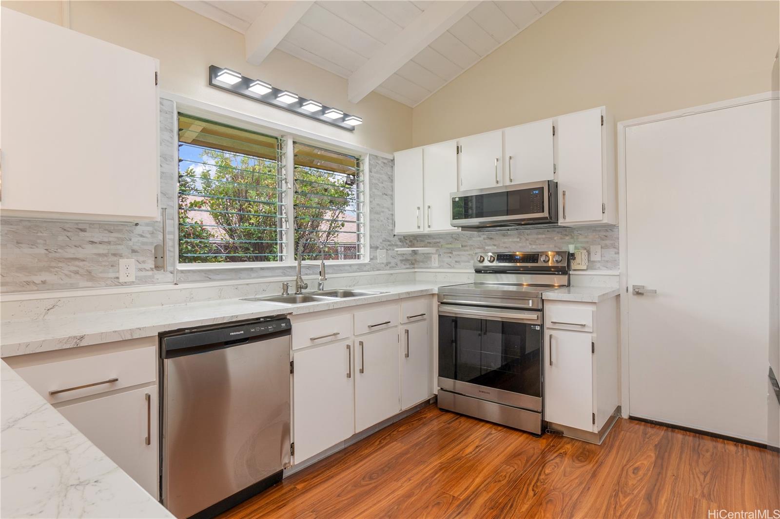 98-1655  Piki Street Newtown, PearlCity home - photo 7 of 25