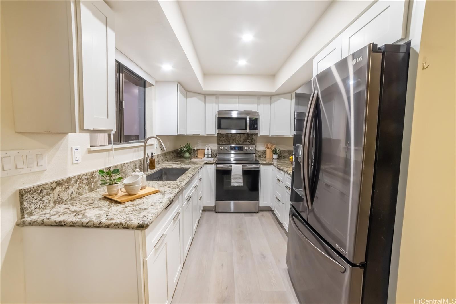 Wailuna AOAO townhouse # 7C, Pearl City, Hawaii - photo 6 of 25