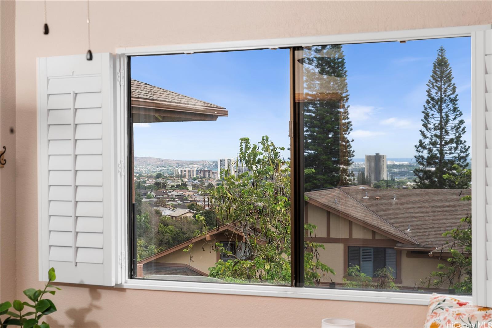 98-1739 Kaahumanu Street townhouse # 35C, Aiea, Hawaii - photo 15 of 25