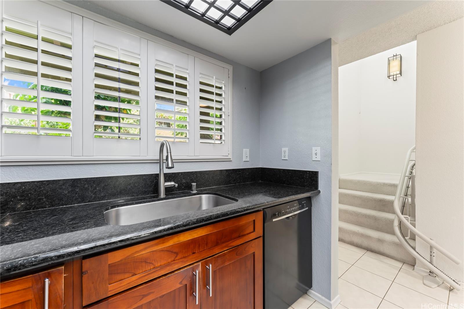 98-1747 Kaahumanu Street townhouse # 39B, Aiea, Hawaii - photo 8 of 24