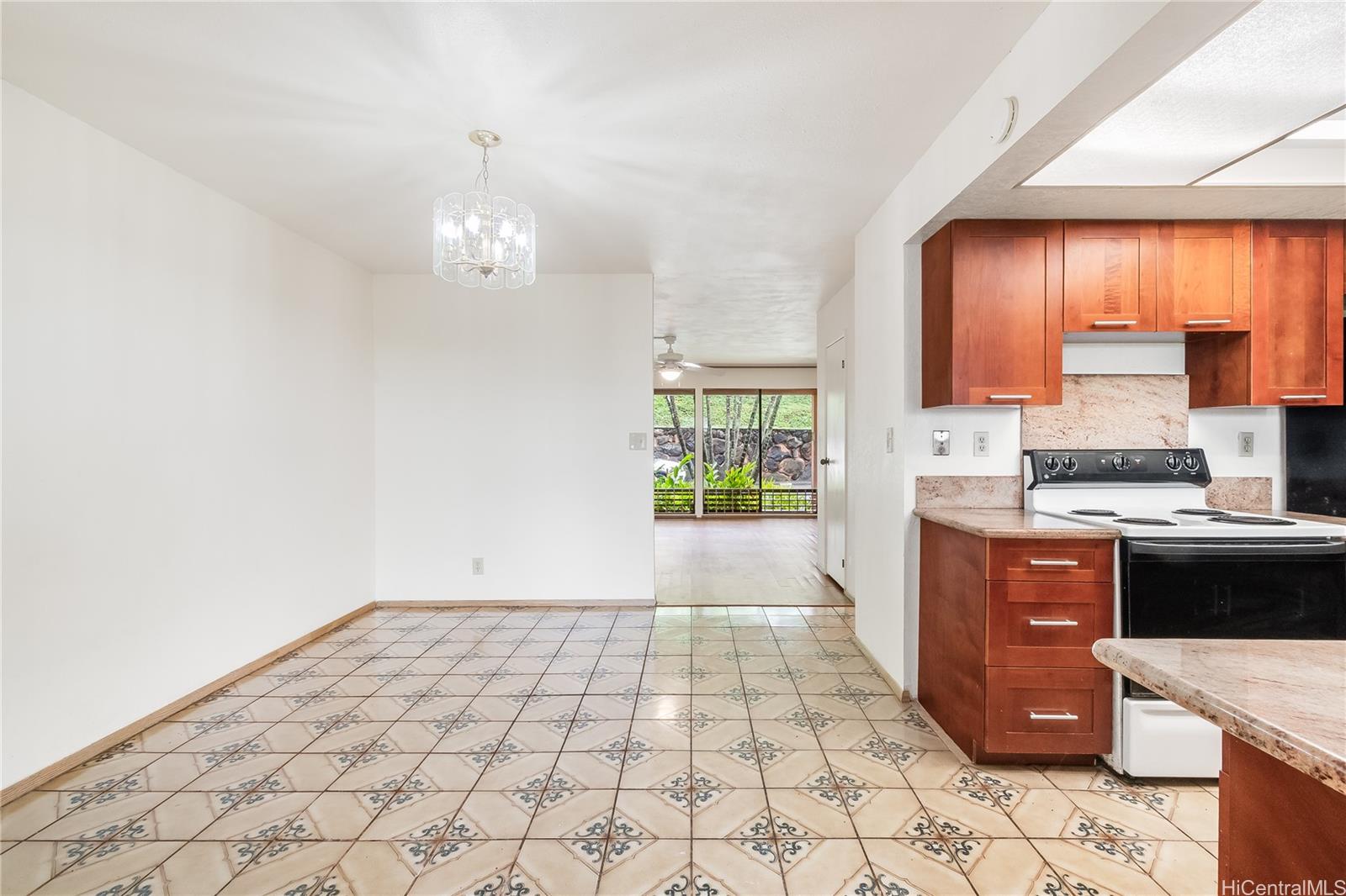 98-1758 Kaahumanu Street townhouse # 52C, Pearl City, Hawaii - photo 13 of 25