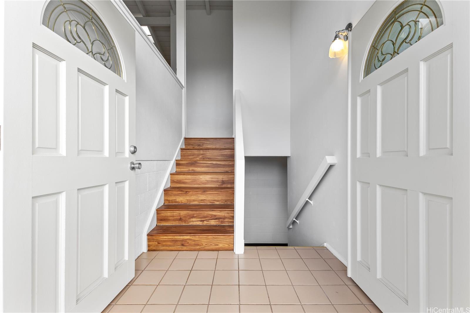 981772  Piku Way Newtown, PearlCity home - photo 2 of 25