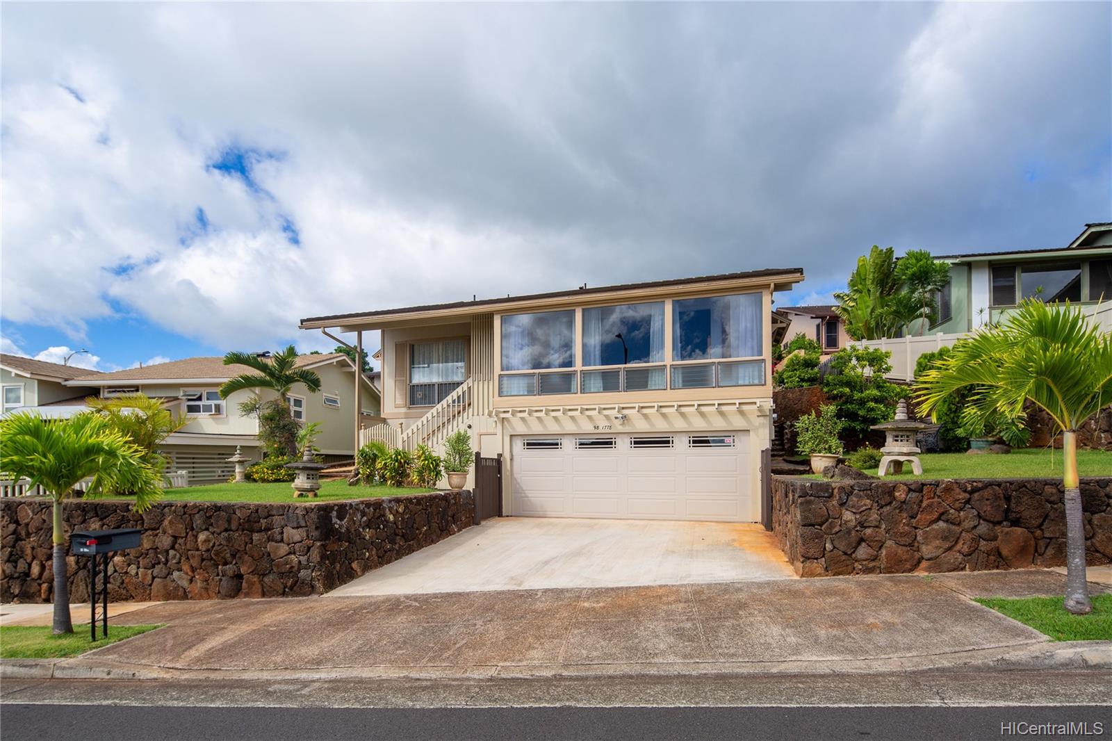 98-1778 Kupukupu Street , Aiea, Hi 96701 | Newtown