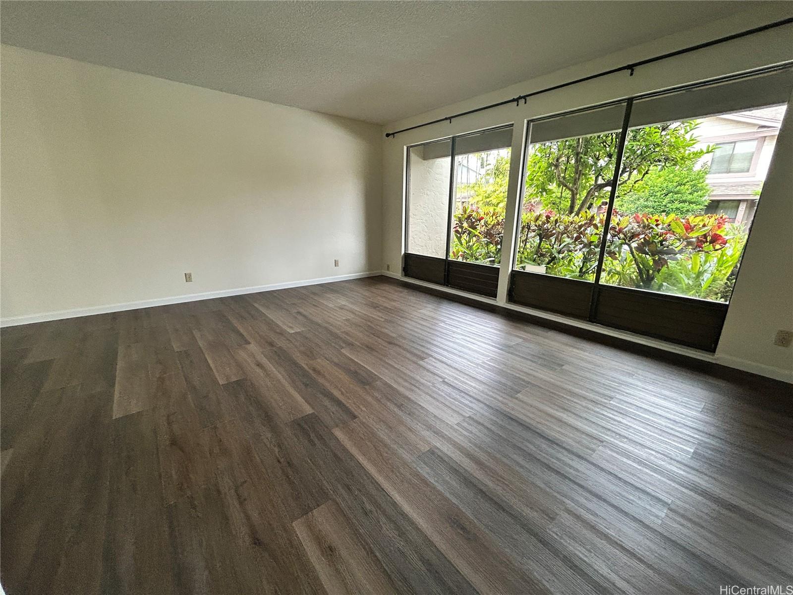 98-1784 Kaahumanu St Aiea - Rental - photo 2 of 20