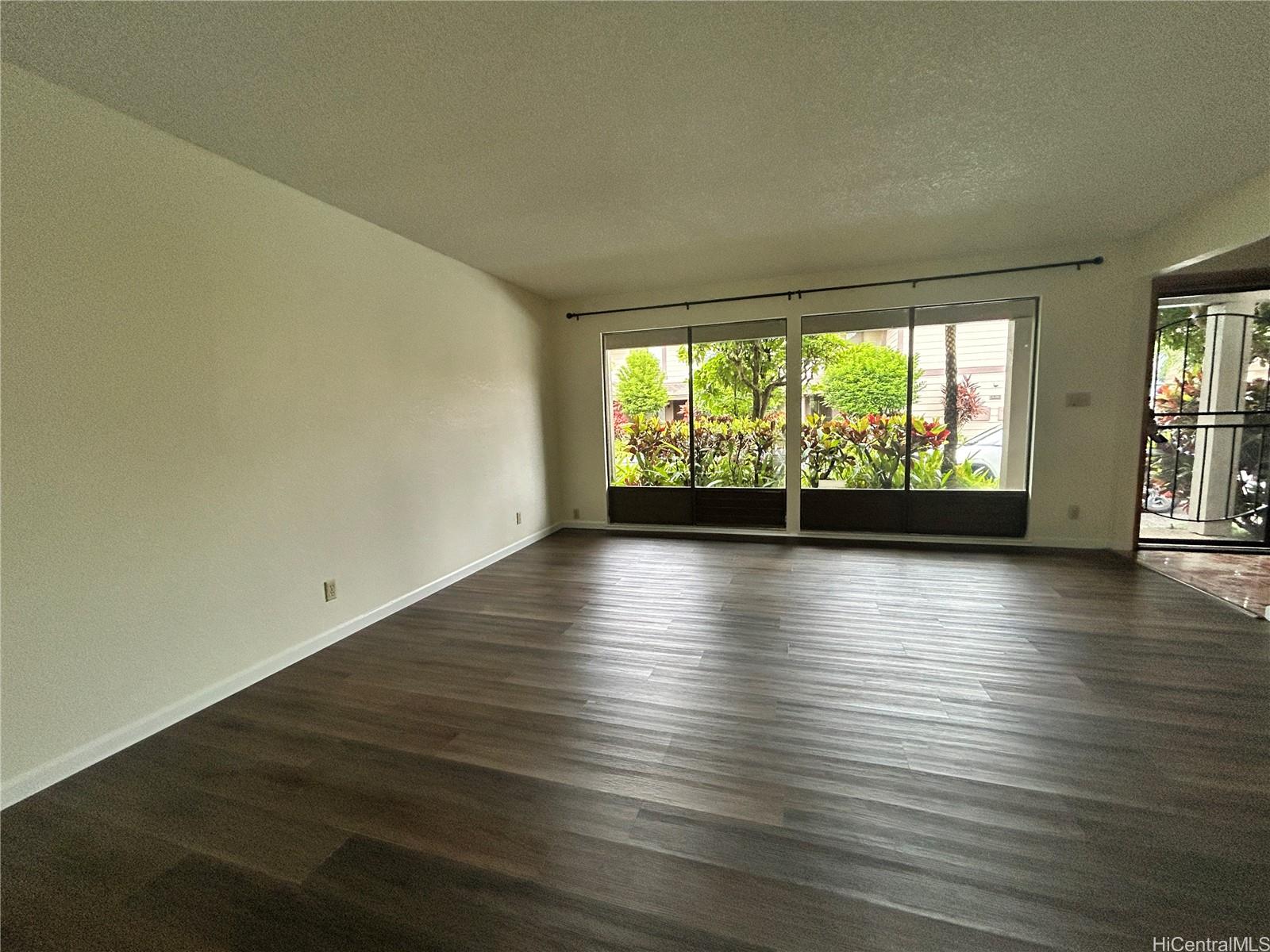 98-1784 Kaahumanu St Aiea - Rental - photo 3 of 20