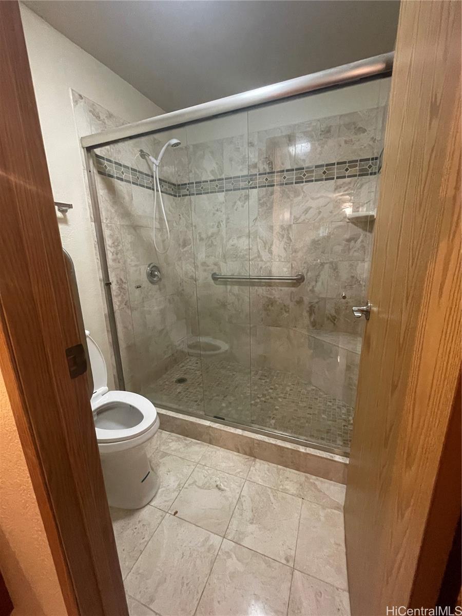 98-1805 Kaahumanu Street Aiea - Rental - photo 12 of 14