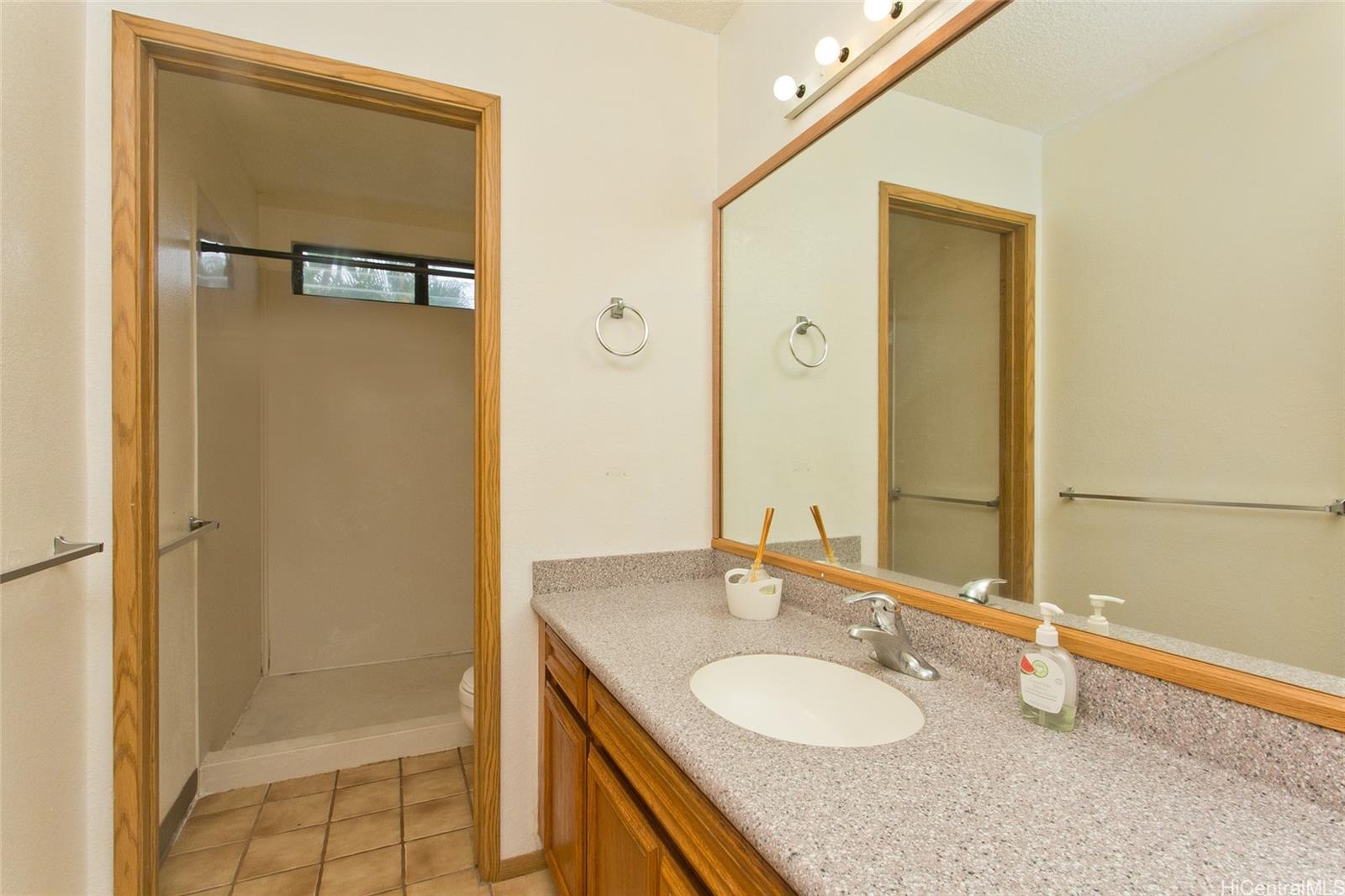 Wailuna AOAO townhouse # 78B, Aiea, Hawaii - photo 6 of 14