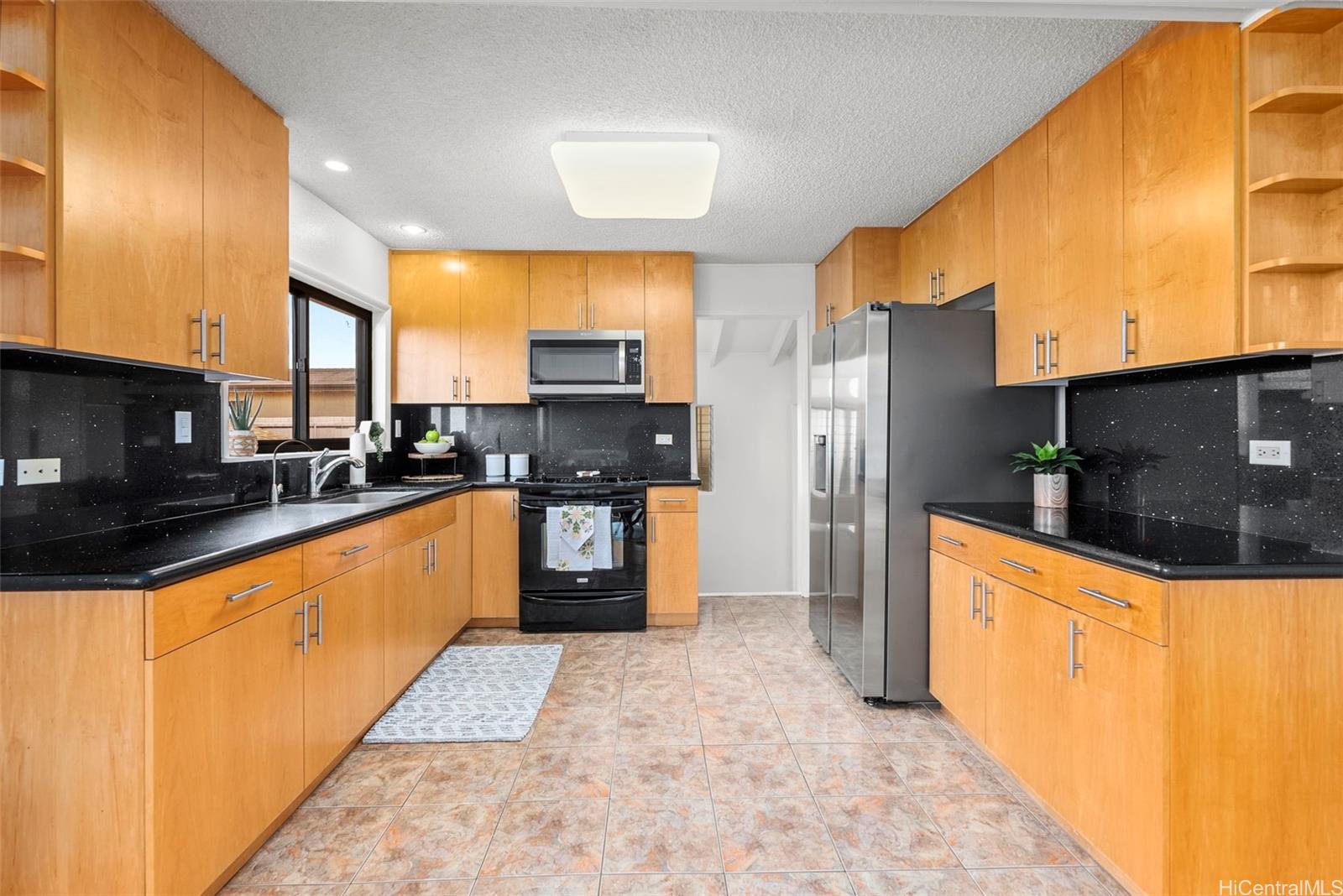 98-1848  Mikinolia Place Newtown, PearlCity home - photo 7 of 25