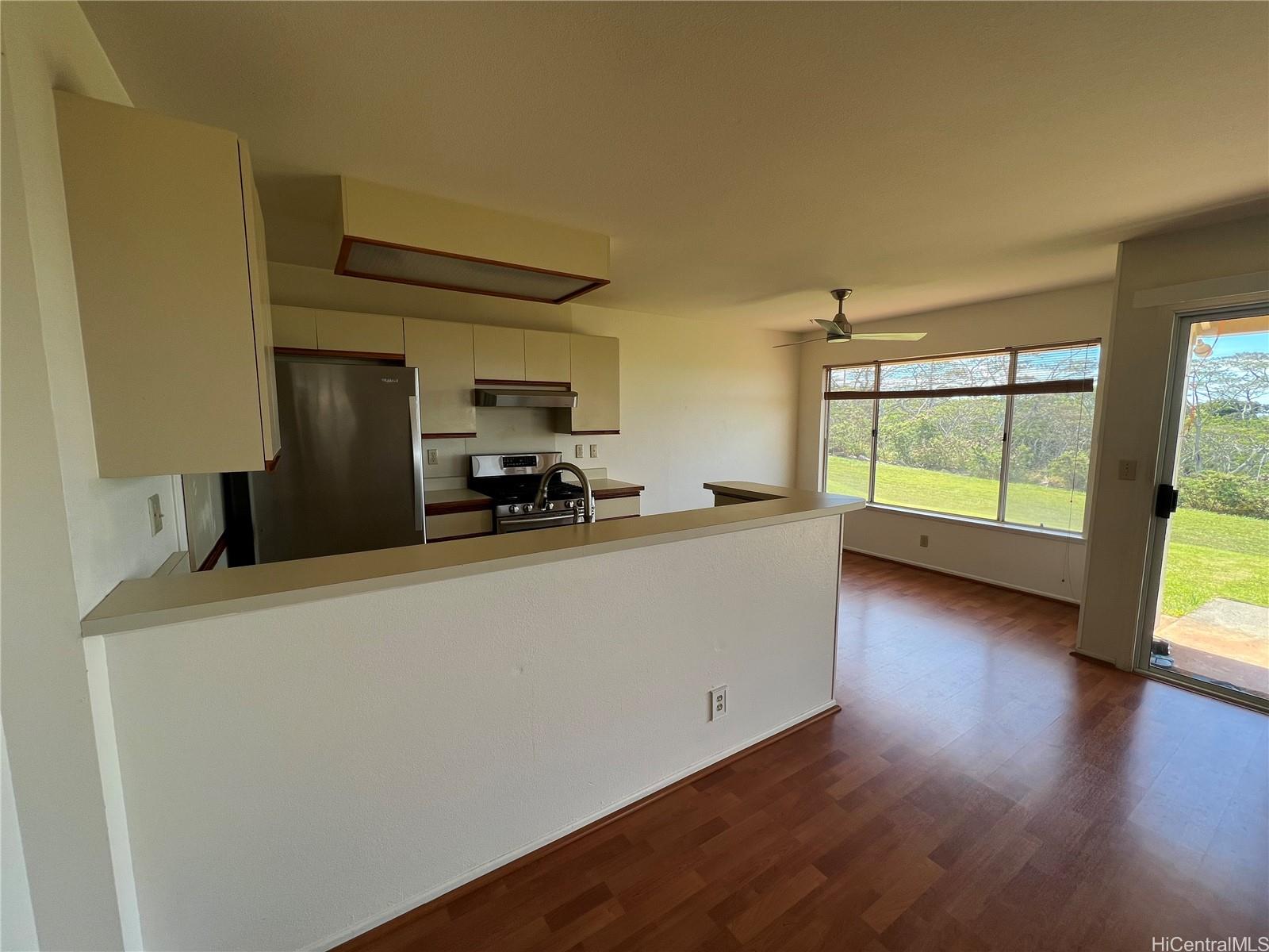 98-1961 Kaahumanu St Aiea - Rental - photo 3 of 16