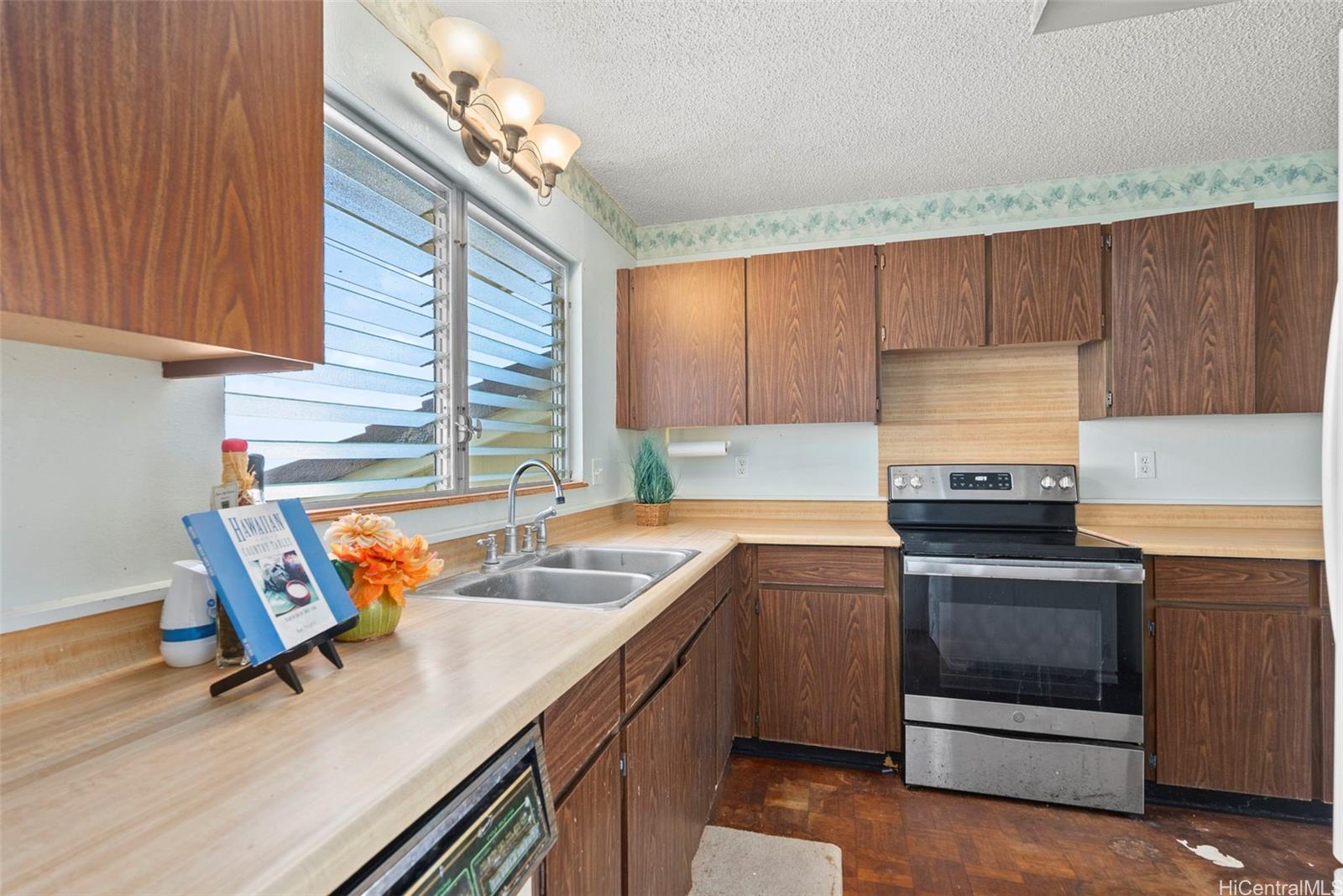 98-2026  Hapaki Street Newtown, PearlCity home - photo 10 of 25