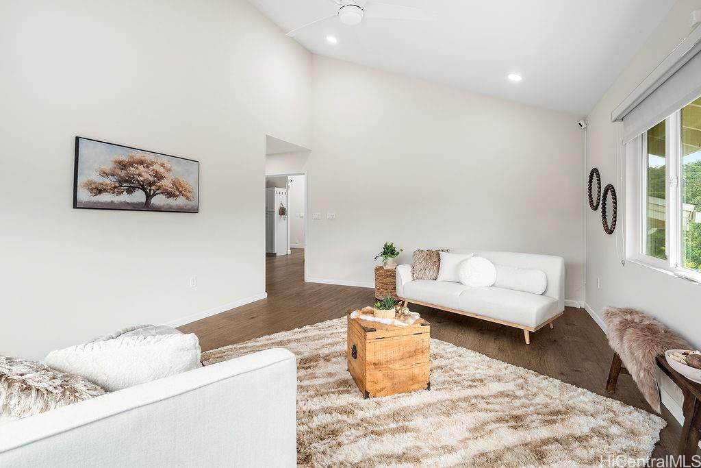 98-2033  Pahiolo Street Newtown, PearlCity home - photo 8 of 25