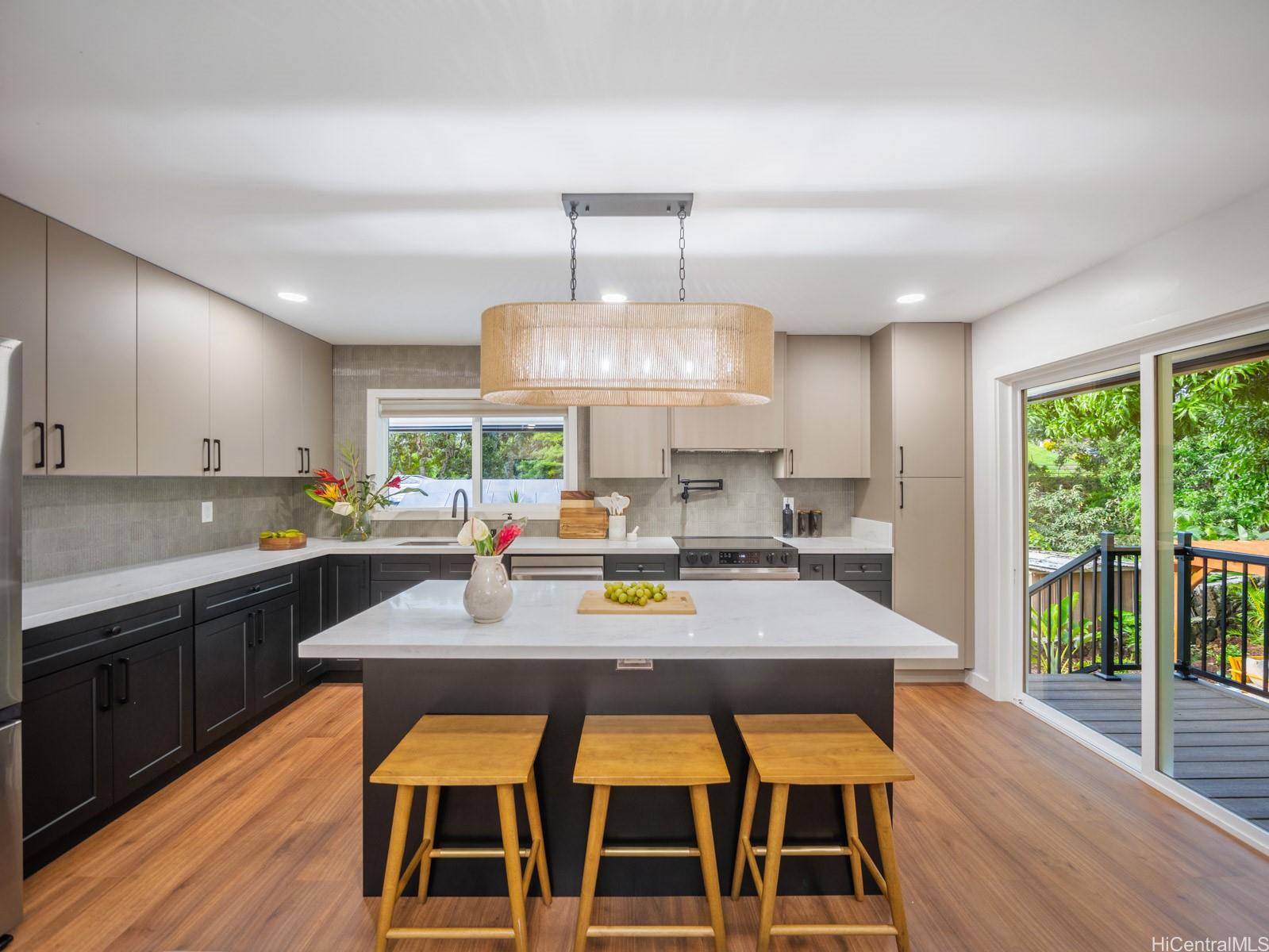 98-285  Hale Momi Place Pearlridge, PearlCity home - photo 6 of 25