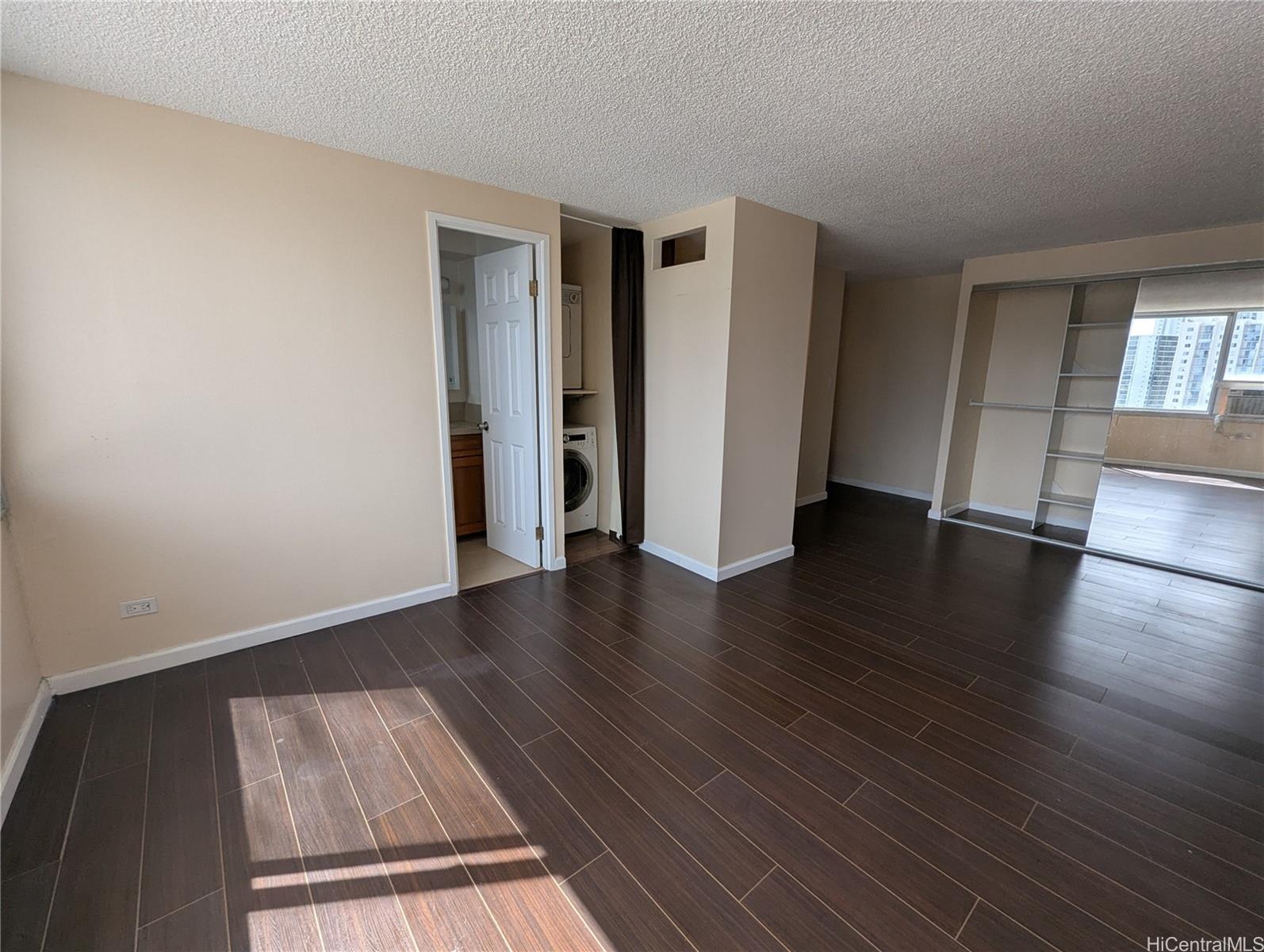 Pearlridge Square condo # 1104, Aiea, Hawaii - photo 5 of 7