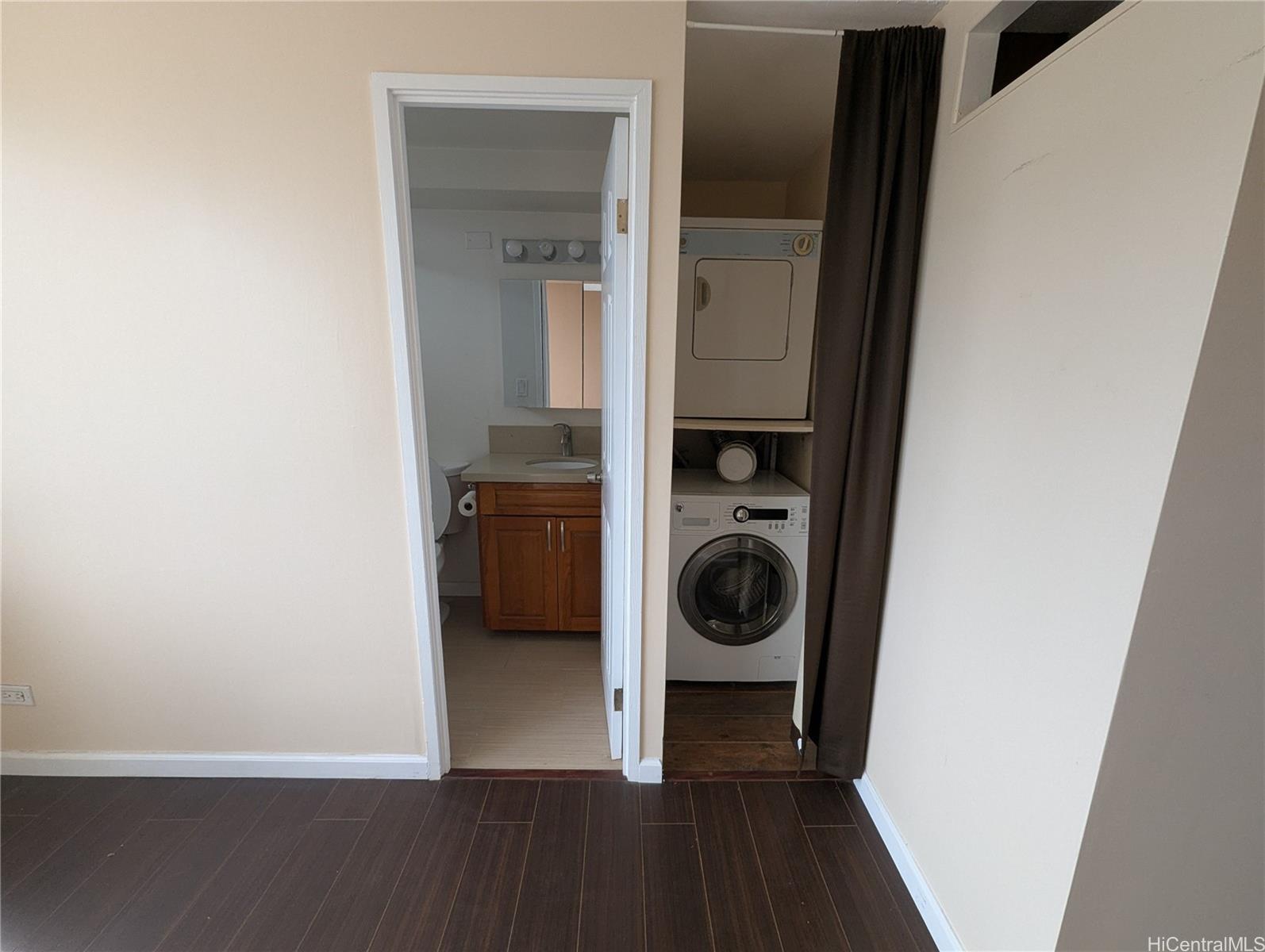 Pearlridge Square condo # 1104, Aiea, Hawaii - photo 6 of 7