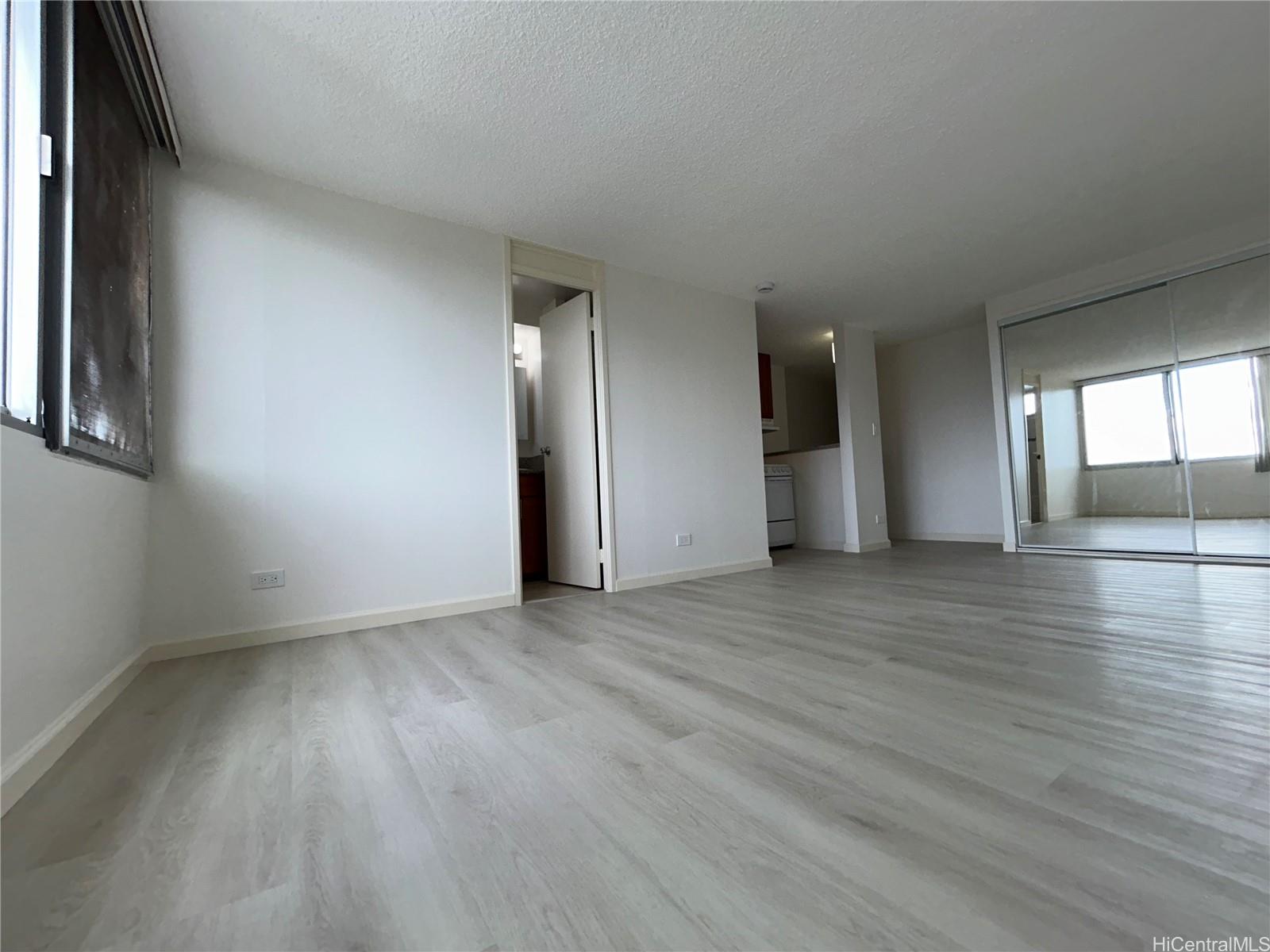 Pearlridge Square condo # 2604, Aiea, Hawaii - photo 2 of 13