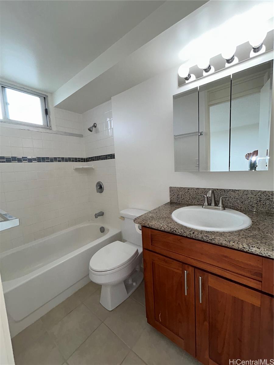 Pearlridge Square condo # 2604, Aiea, Hawaii - photo 4 of 13