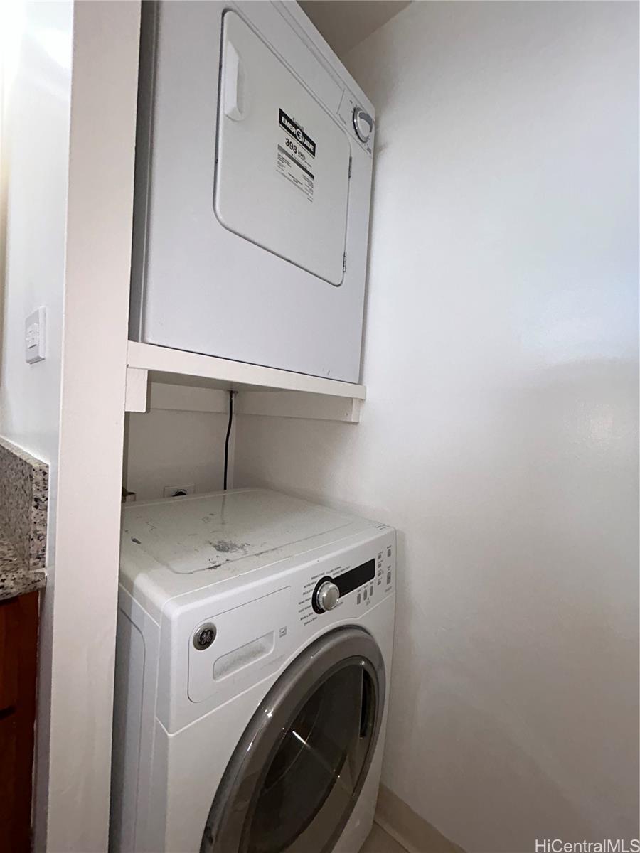 Pearlridge Square condo # 2604, Aiea, Hawaii - photo 7 of 13