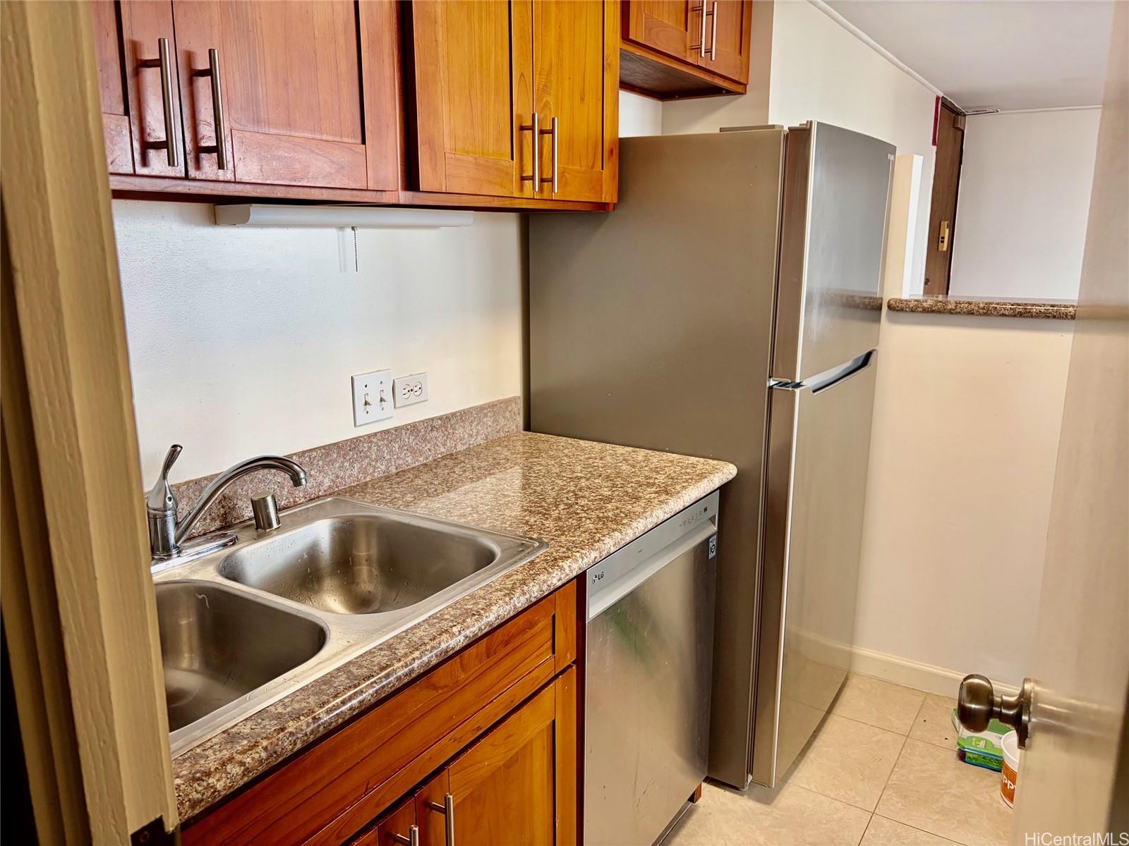 98-288 Kaonohi St Aiea - Rental - photo 2 of 11