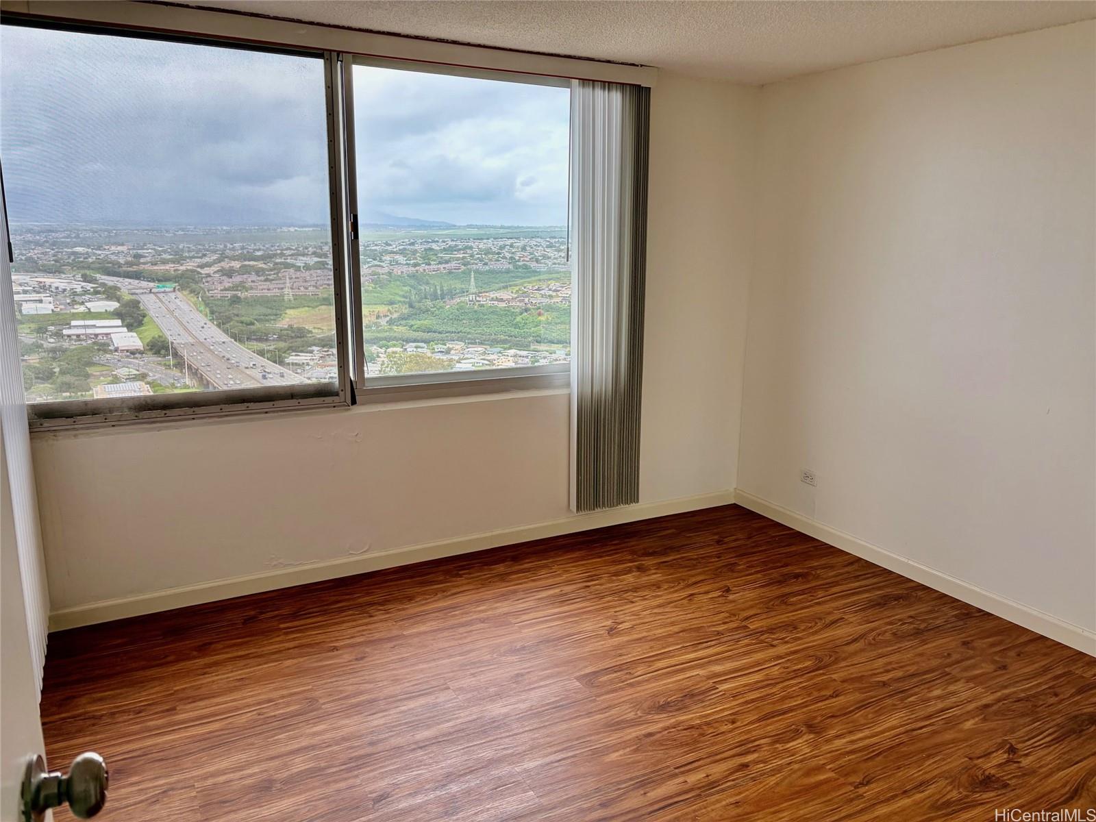 98-288 Kaonohi St Aiea - Rental - photo 6 of 11