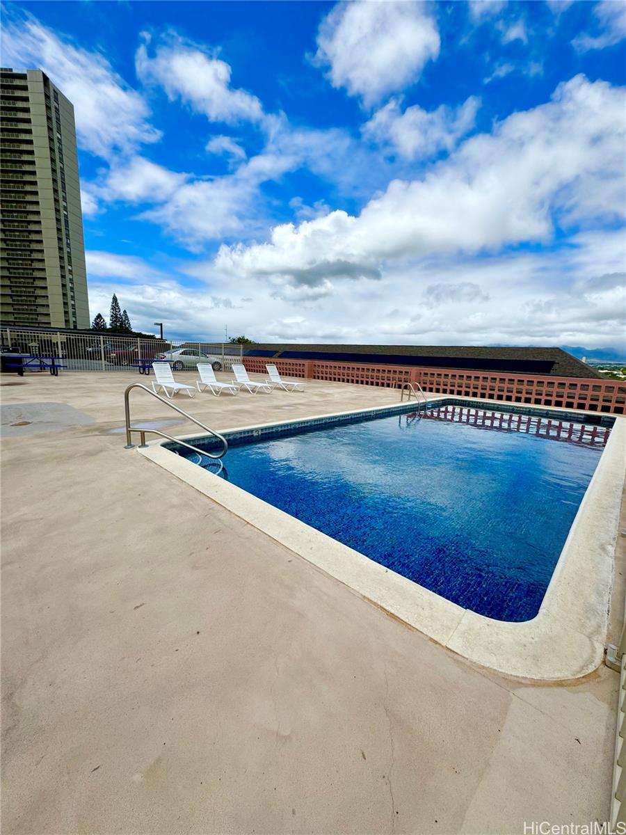 Pearlridge Square condo # 3107, Aiea, Hawaii - photo 16 of 19