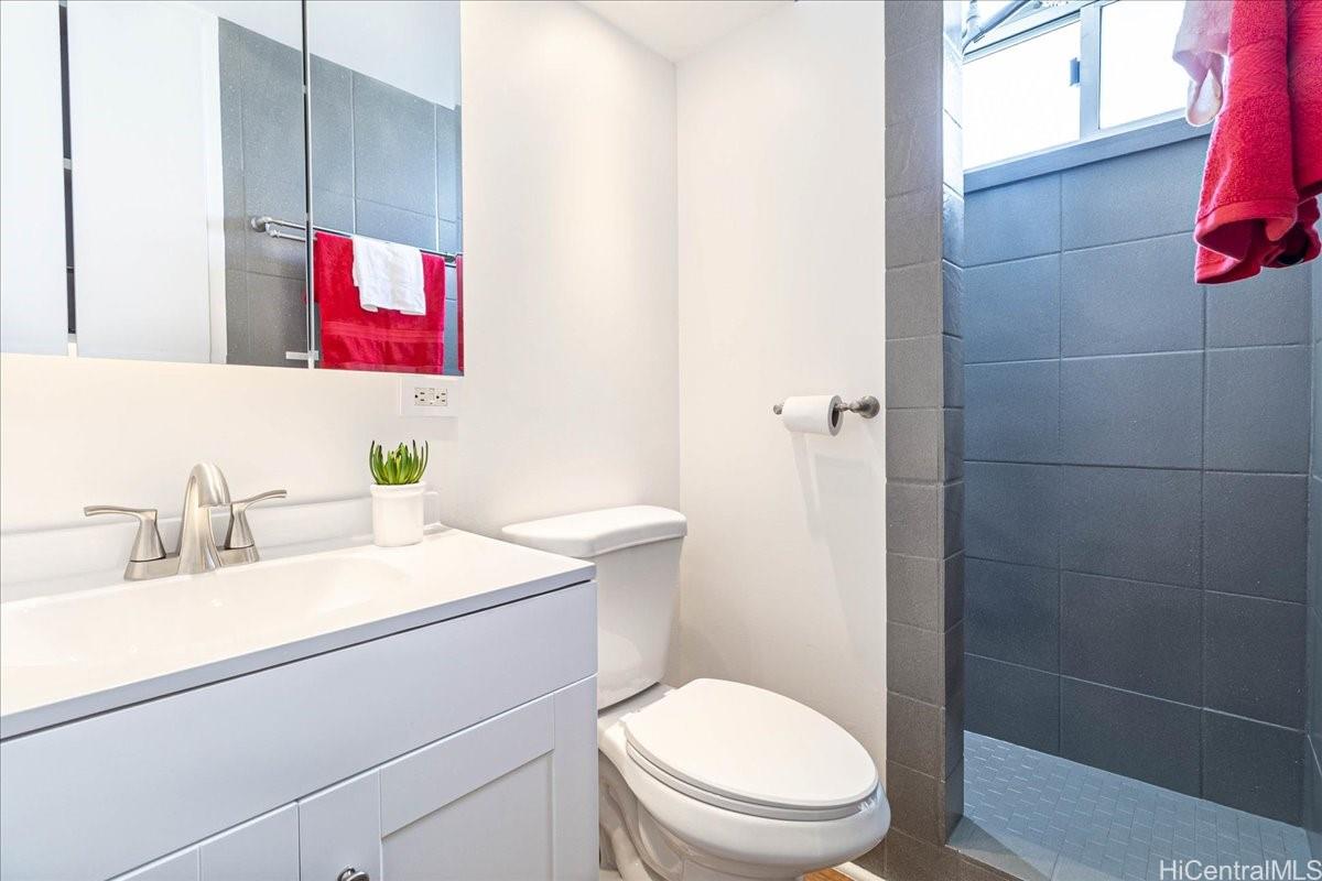 Pearlridge Square condo # 3405, Aiea, Hawaii - photo 12 of 22