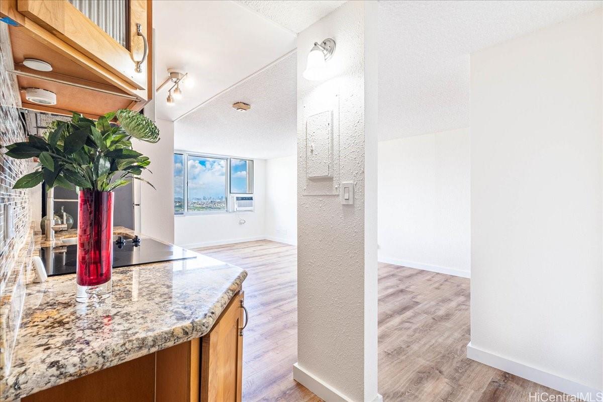 Pearlridge Square condo # 3405, Aiea, Hawaii - photo 8 of 22