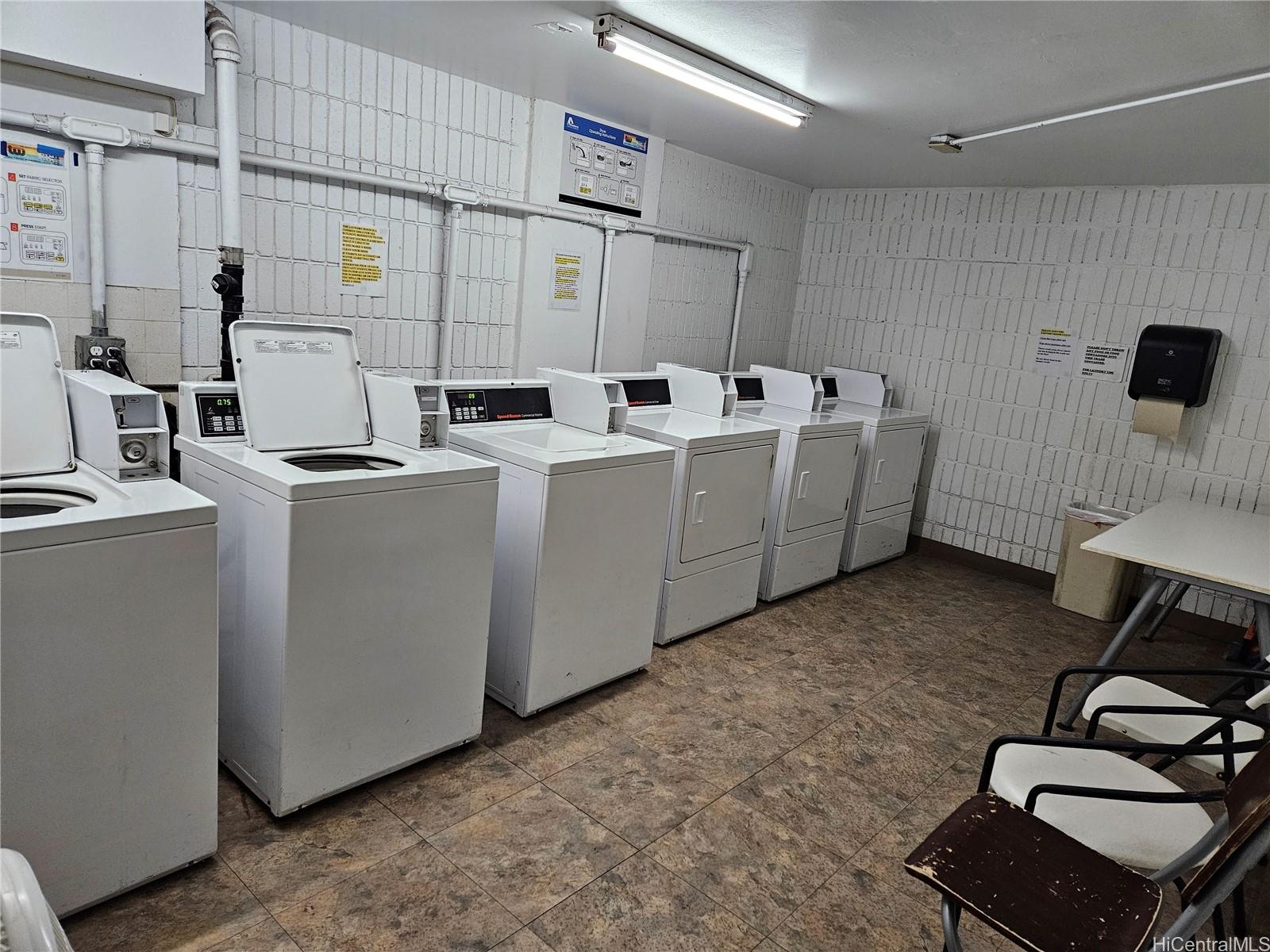 Pearlridge Square condo # 3804, Aiea, Hawaii - photo 8 of 13