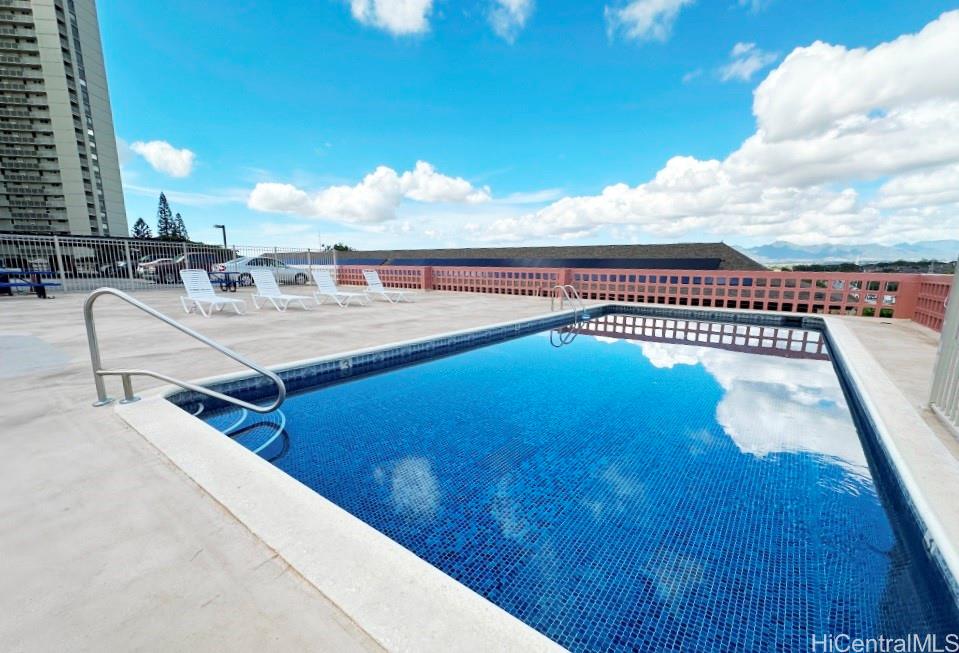 Pearlridge Square condo # 3903, Aiea, Hawaii - photo 19 of 22