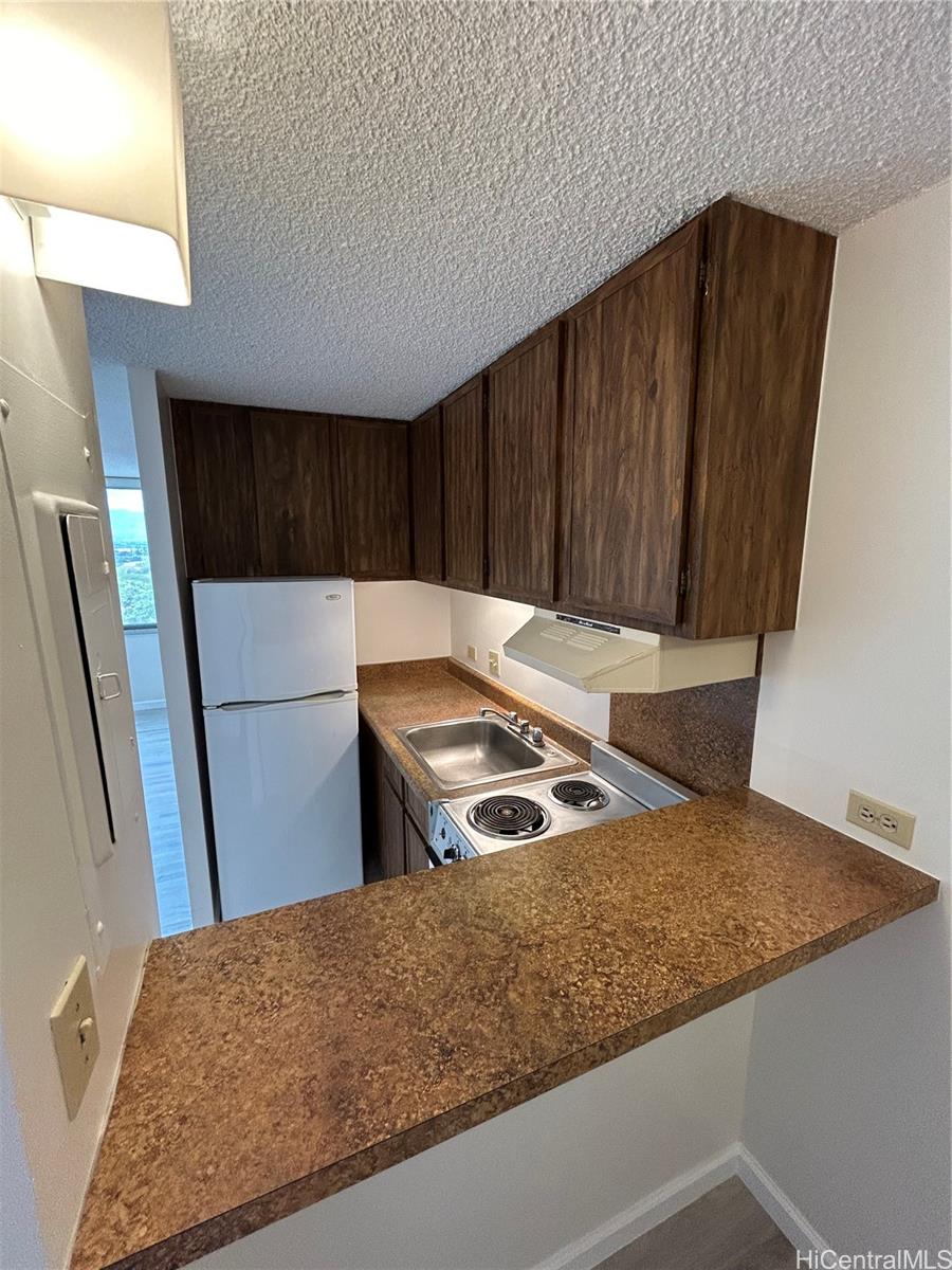 Pearlridge Square condo # 808, Aiea, Hawaii - photo 4 of 13