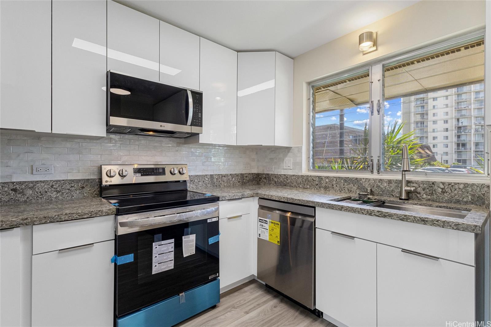 98-297 Ualo Street townhouse # W1, Aiea, Hawaii - photo 9 of 15