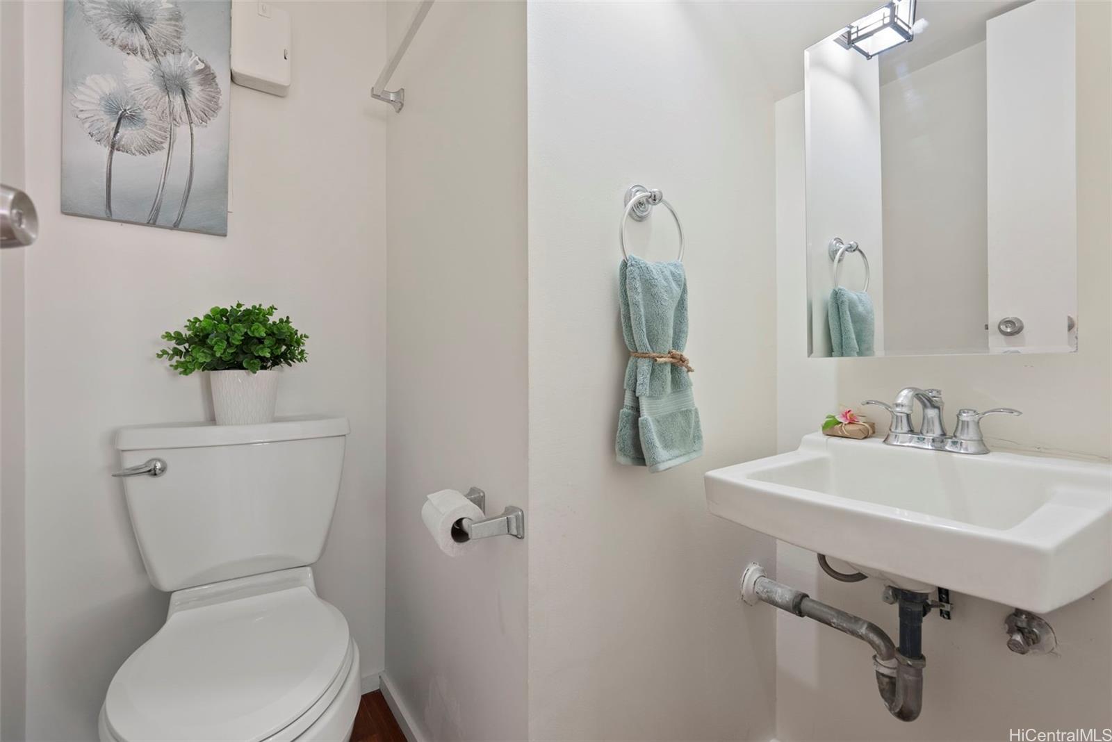 Waimalu Park condo # 217, Aiea, Hawaii - photo 3 of 24