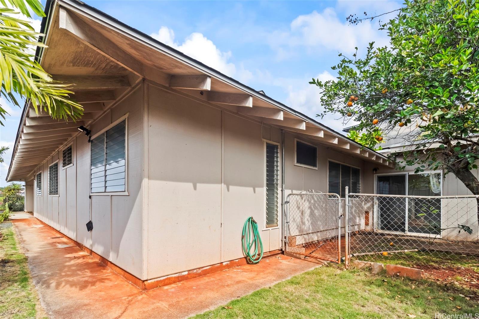 98-324  Puaalii Street Pearlridge, PearlCity home - photo 2 of 22