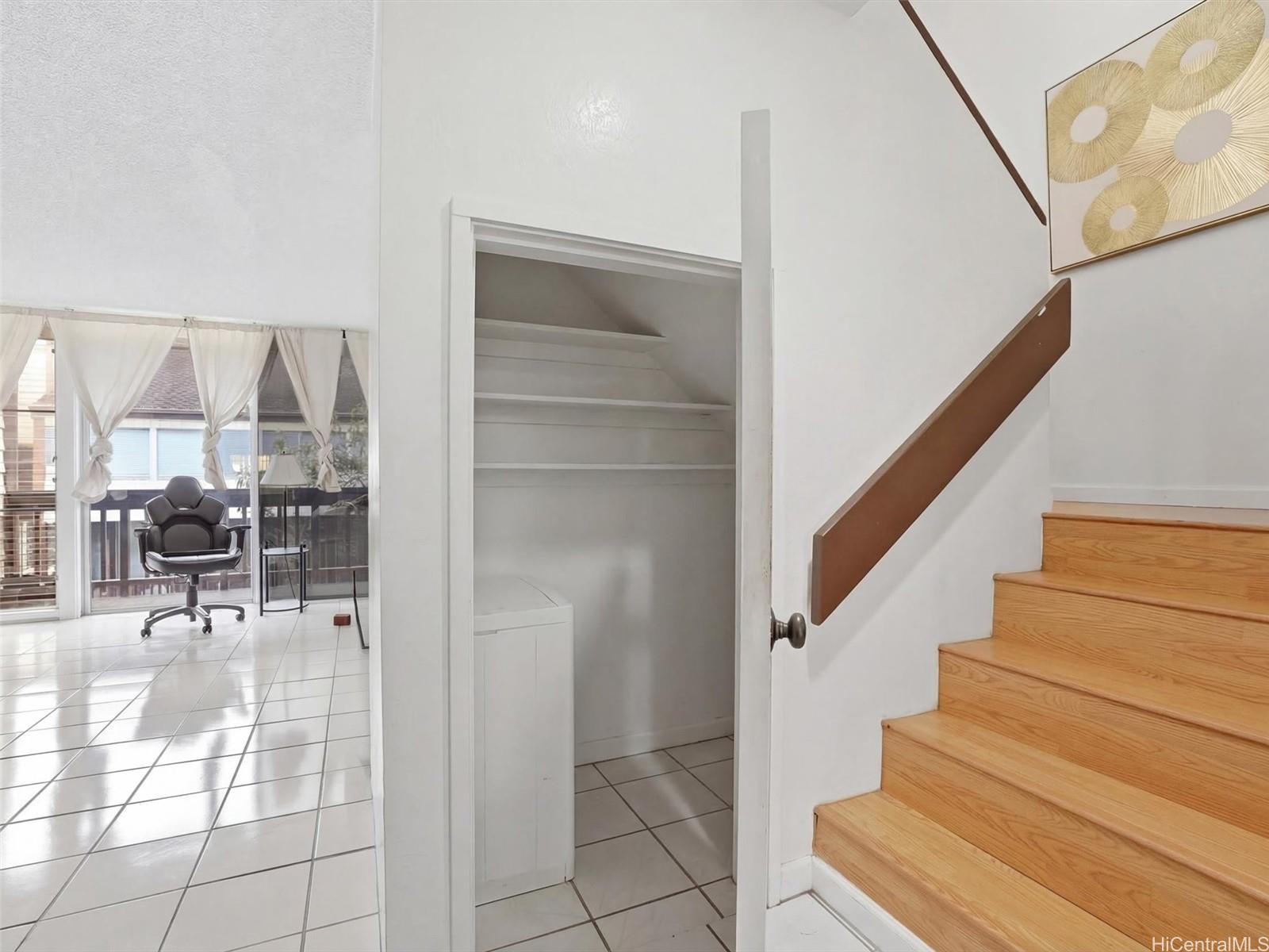 Bougainville condo # 245, Aiea, Hawaii - photo 7 of 19