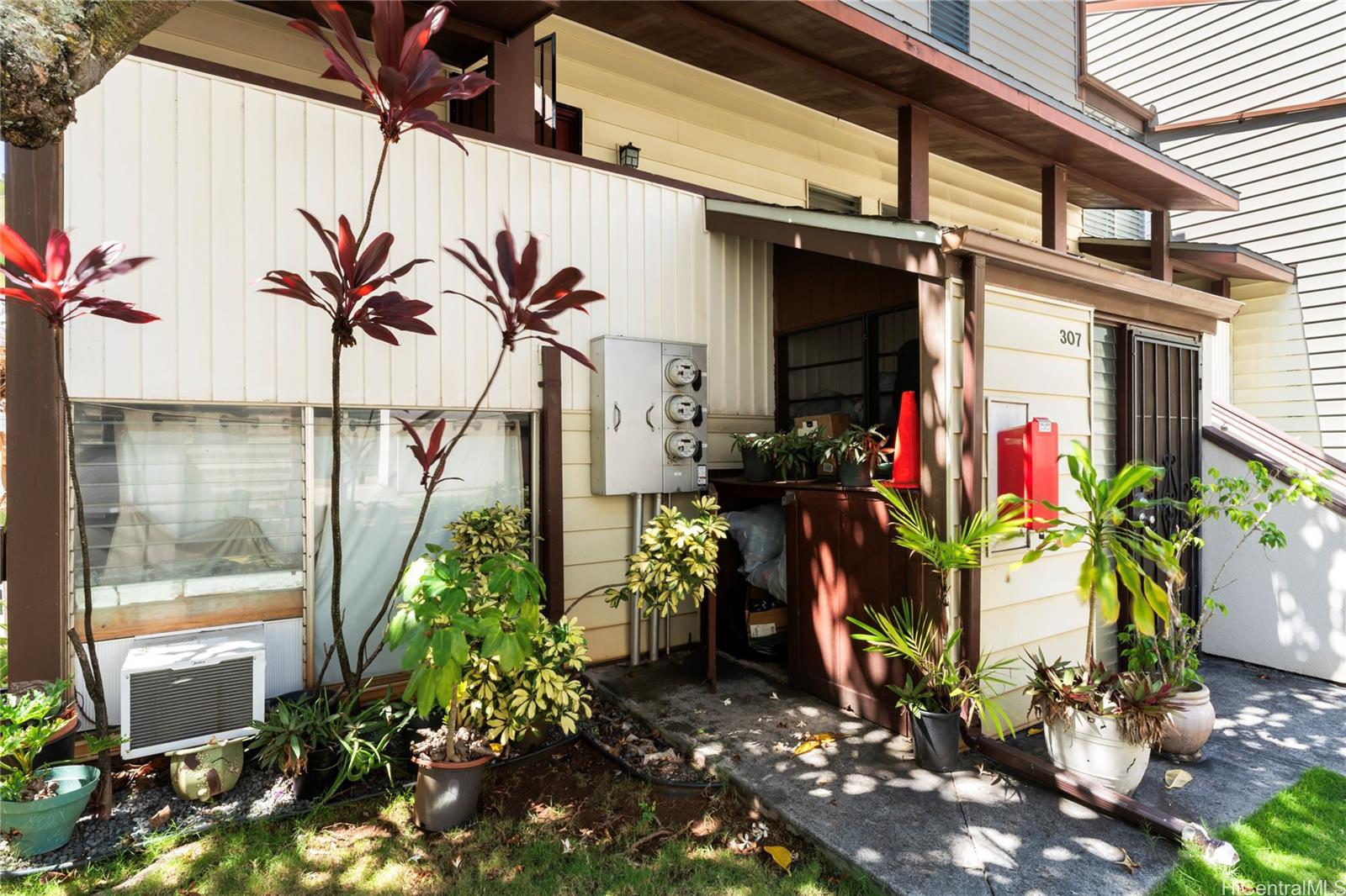 Bougainville condo # 307, Aiea, Hawaii - photo 17 of 18