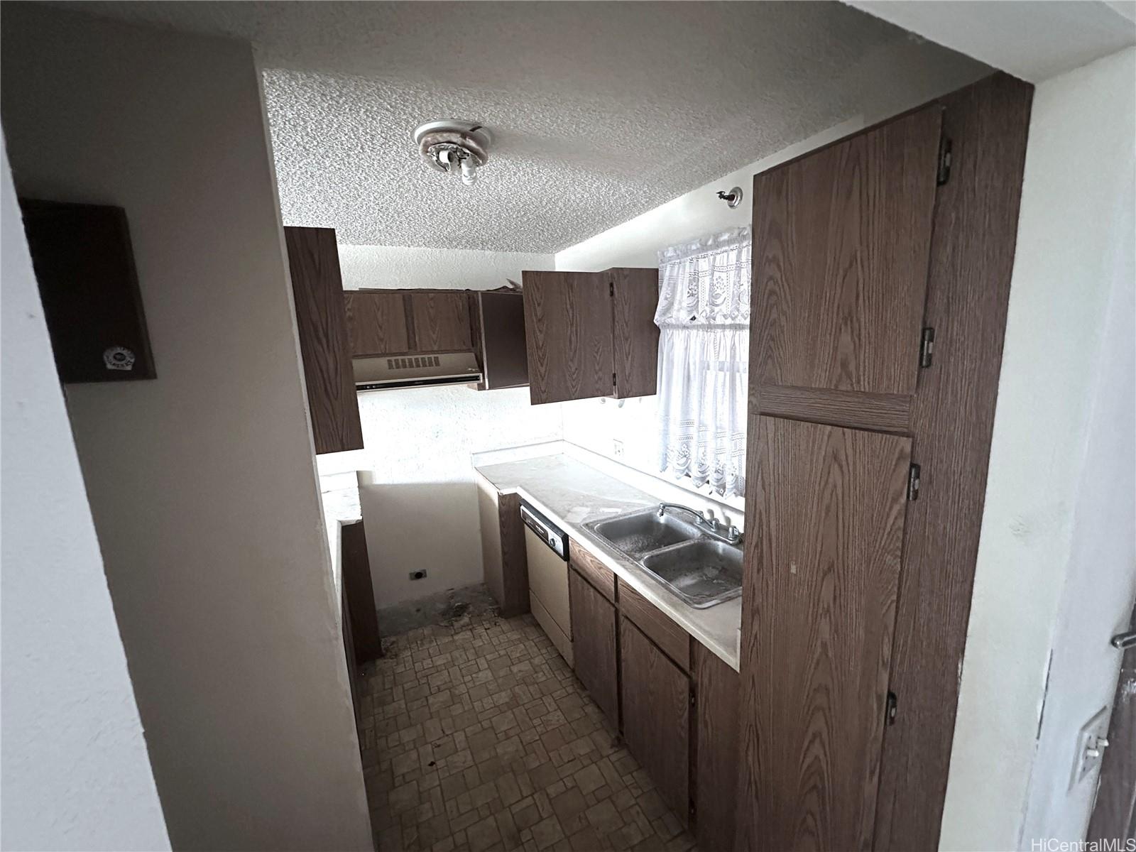 Park At Pearlridge condo # C1206, Aiea, Hawaii - photo 4 of 10