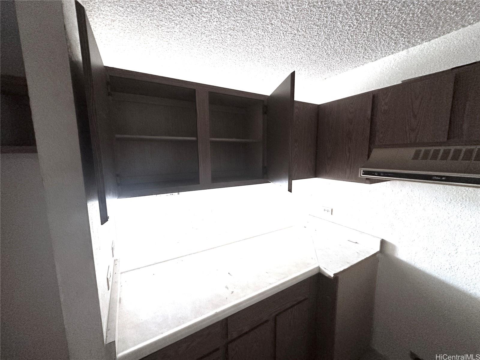 Park At Pearlridge condo # C1206, Aiea, Hawaii - photo 5 of 10