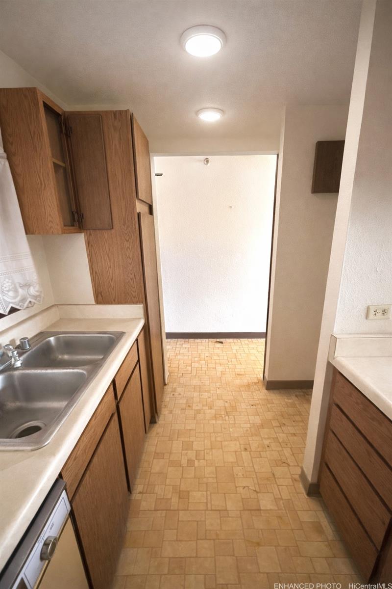 Park At Pearlridge condo # C1206, Aiea, Hawaii - photo 6 of 11